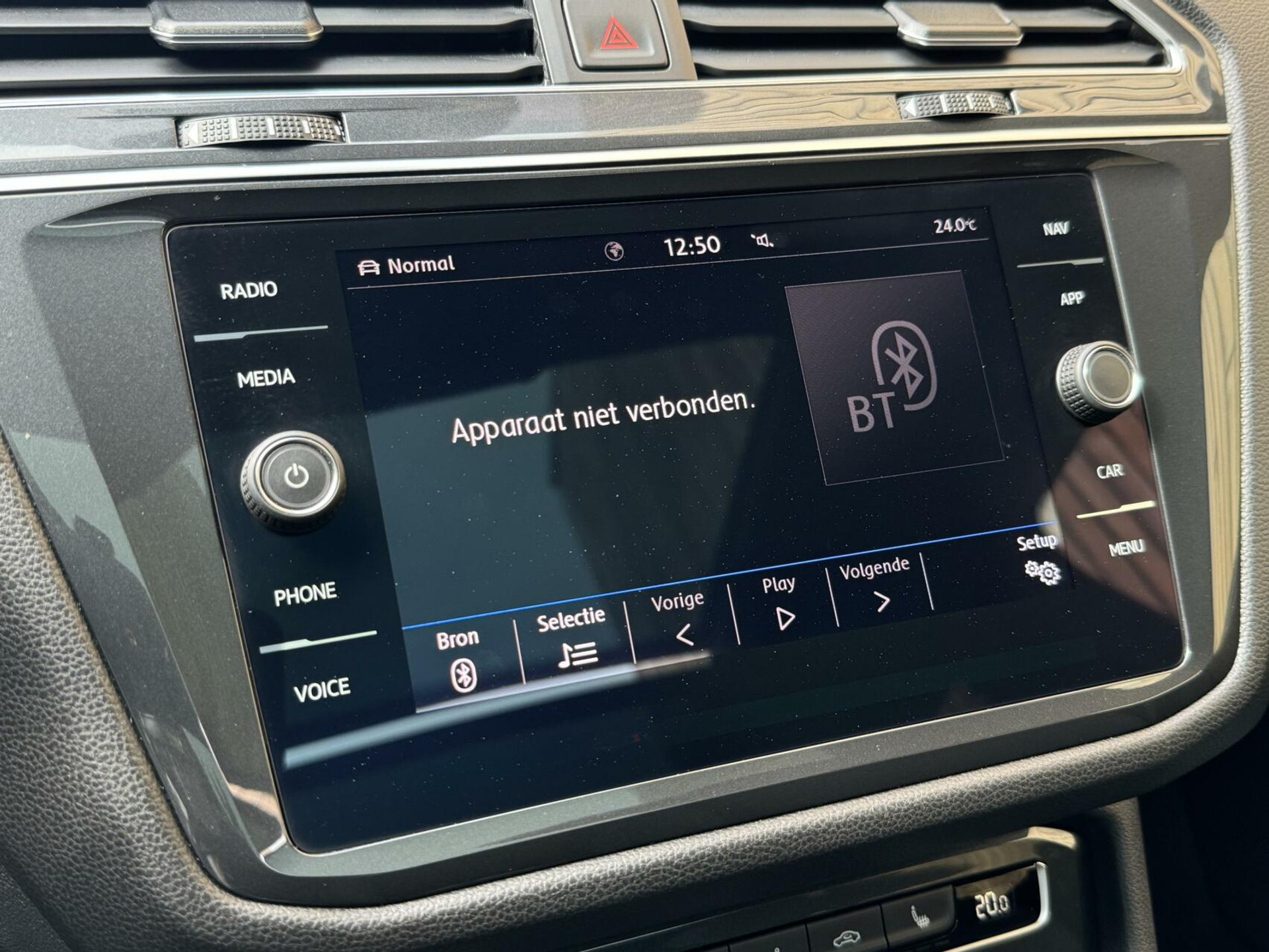 Volkswagen Tiguan Allspace 1.5 TSI R-line DSG | Panoramadak | Apple CarPlay | Navigatiesysteem | 19 inch velgen | Parkeersensoren voor en achter | Achteruitrijcamera 40045955-16.jpg | Timcars.nl