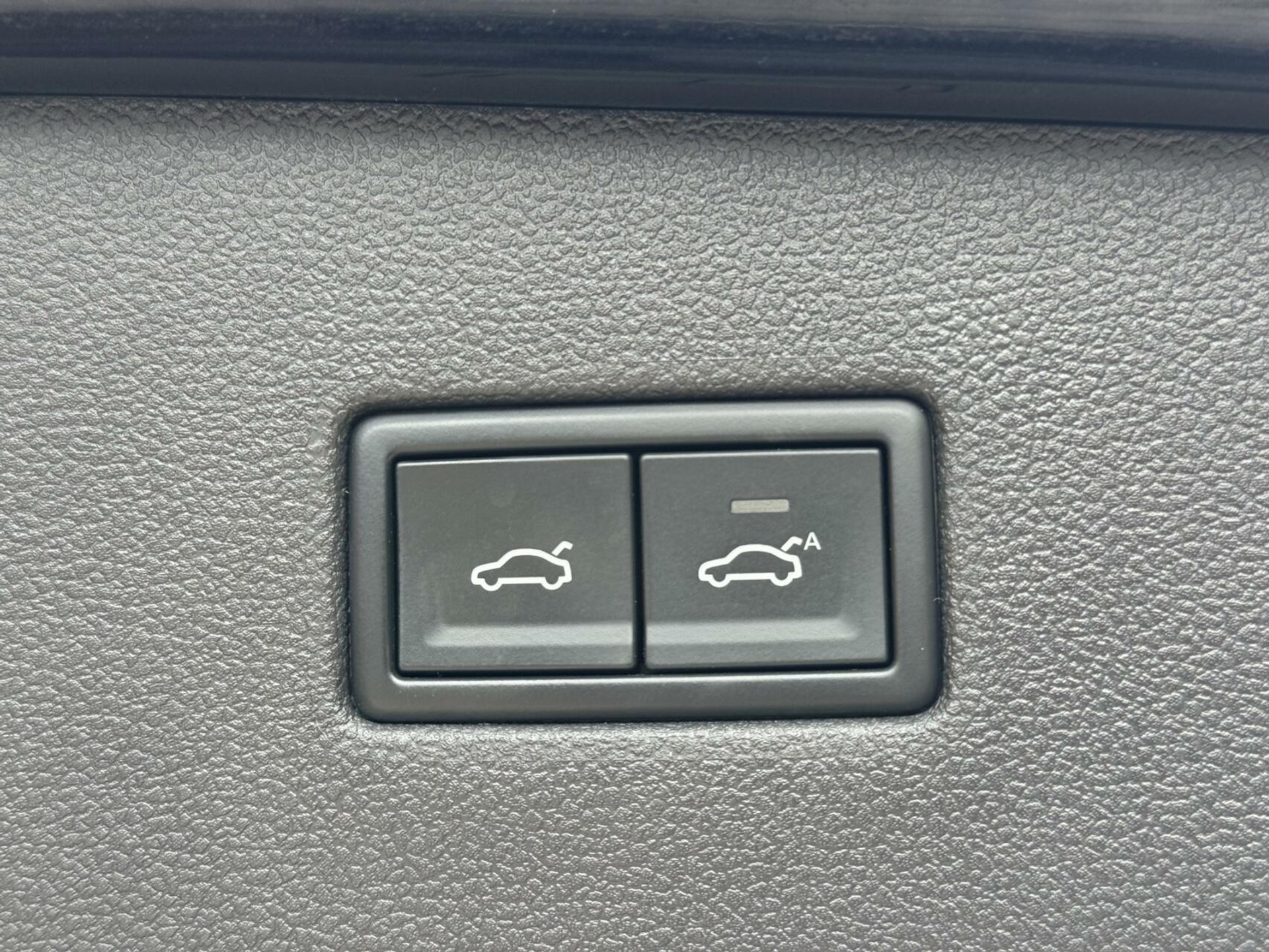 Volkswagen Tiguan Allspace 1.5 TSI R-line DSG | Panoramadak | Apple CarPlay | Navigatiesysteem | 19 inch velgen | Parkeersensoren voor en achter | Achteruitrijcamera 40045955-40.jpg | Timcars.nl