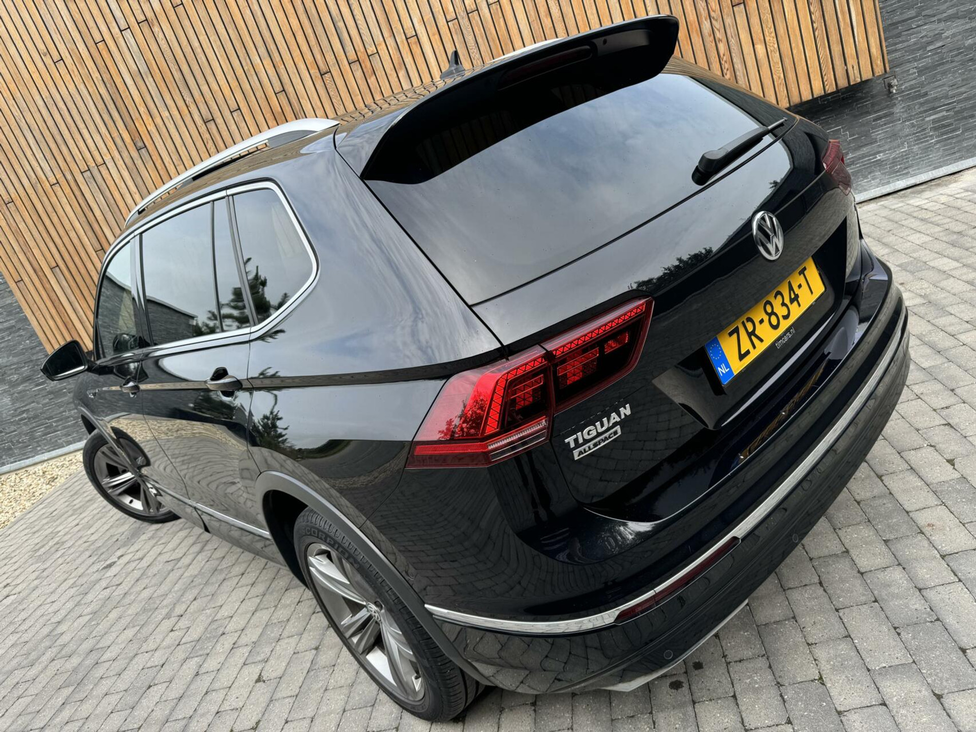 Volkswagen Tiguan Allspace 1.5 TSI R-line DSG | Panoramadak | Apple CarPlay | Navigatiesysteem | 19 inch velgen | Parkeersensoren voor en achter | Achteruitrijcamera 40045955-43.jpg | Timcars.nl