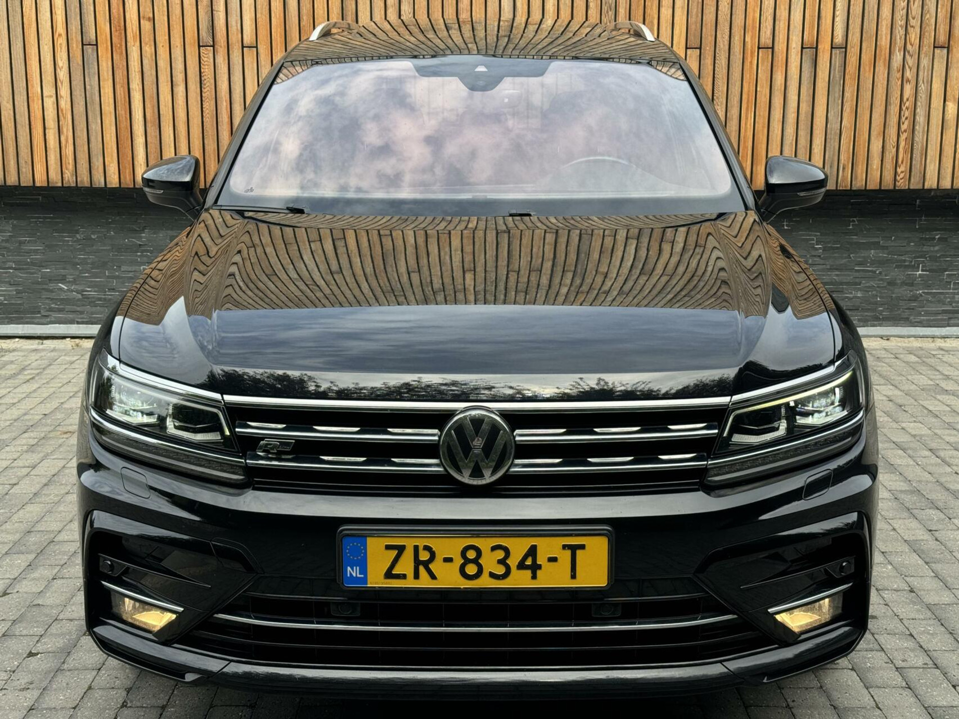 Volkswagen Tiguan Allspace 1.5 TSI R-line DSG | Panoramadak | Apple CarPlay | Navigatiesysteem | 19 inch velgen | Parkeersensoren voor en achter | Achteruitrijcamera 40045955-47.jpg | Timcars.nl