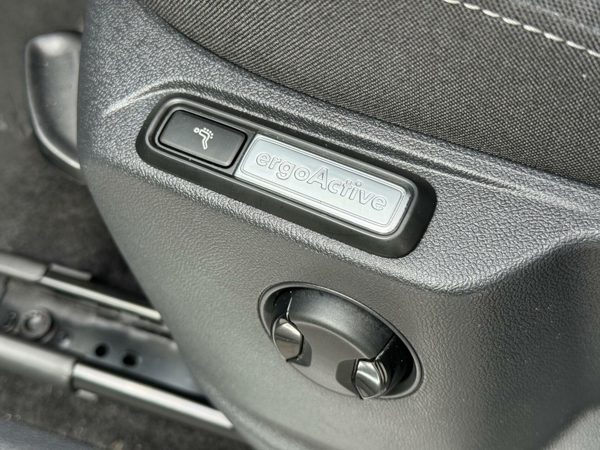 Volkswagen Tiguan Allspace 1.5 TSI R-line DSG | Panoramadak | Apple CarPlay | Navigatiesysteem | 19 inch velgen | Parkeersensoren voor en achter | Achteruitrijcamera 40045955-8.jpg | Timcars.nl