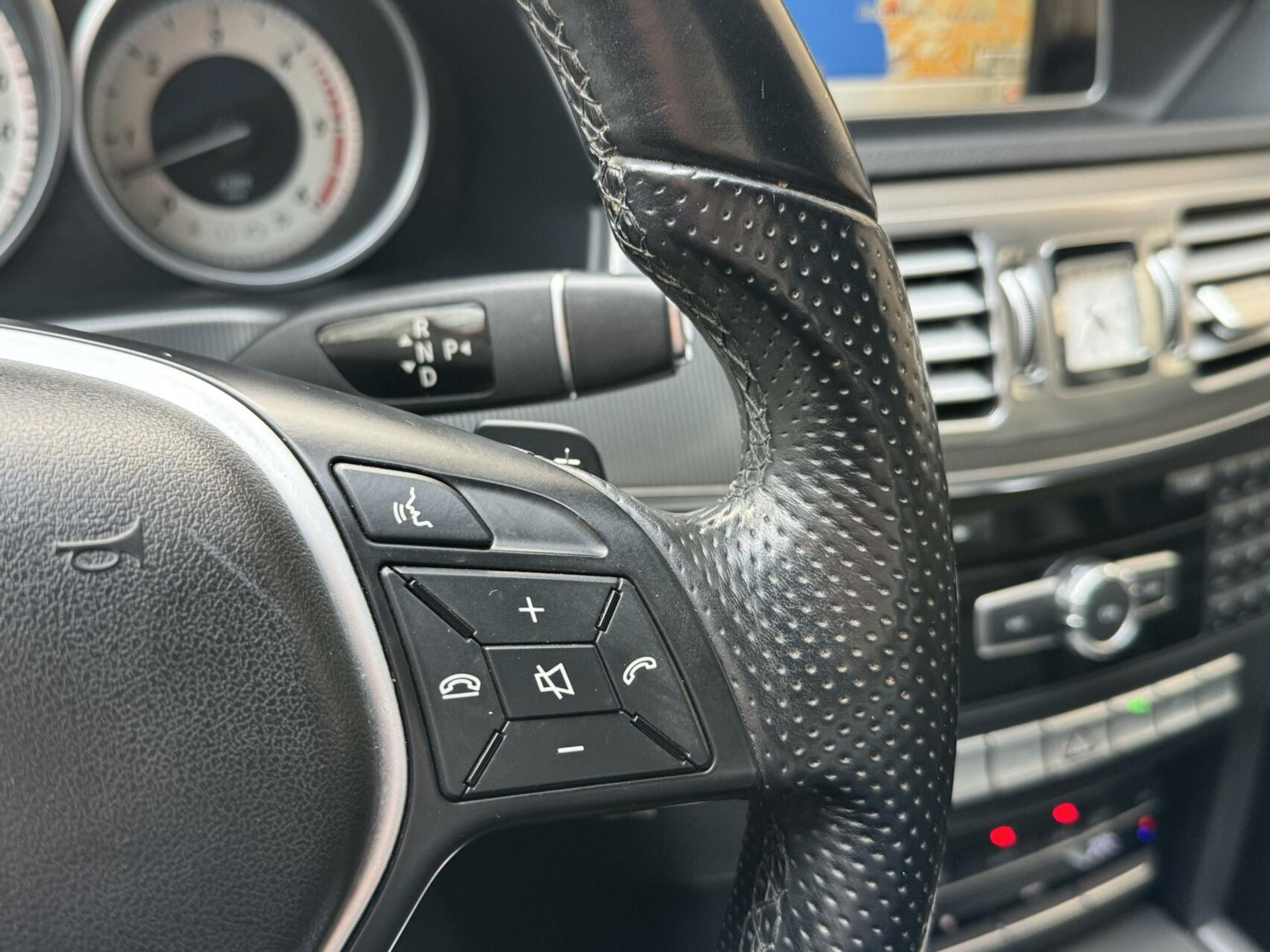 Mercedes-Benz E-Klasse 300d Avantgarde Automaat 231pk | LED lampen adaptief | Half-Leer/stof | Parkeersensoren voor en achter | Grootlichtassitent | Navigatiesysteem | Cruise control tempomat | Climate control 43259488-10.jpg | Timcars.nl