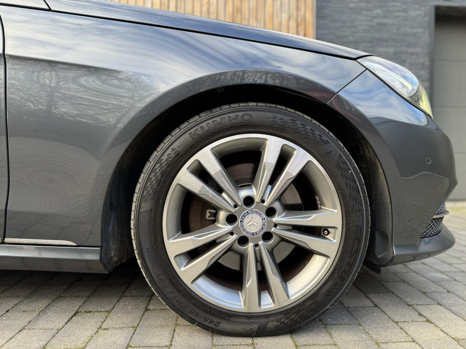 Mercedes-Benz E-Klasse 300d Avantgarde Automaat 231pk | LED lampen adaptief | Half-Leer/stof | Parkeersensoren voor en achter | Grootlichtassitent | Navigatiesysteem | Cruise control tempomat | Climate control 43259488-27.jpg | Timcars.nl