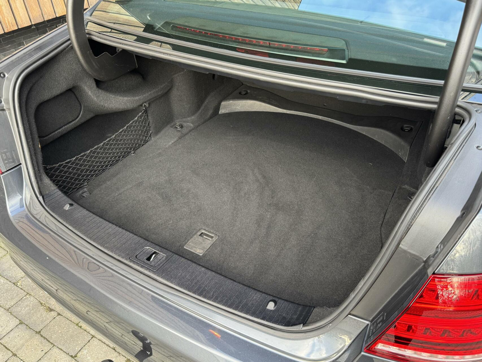 Mercedes-Benz E-Klasse 300d Avantgarde Automaat 231pk | LED lampen adaptief | Half-Leer/stof | Parkeersensoren voor en achter | Grootlichtassitent | Navigatiesysteem | Cruise control tempomat | Climate control 43259488-35.jpg | Timcars.nl