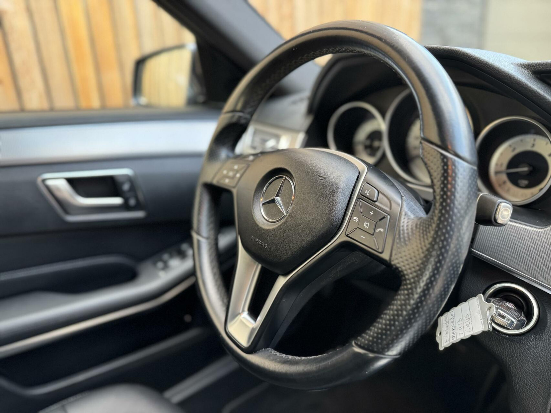 Mercedes-Benz E-Klasse 300d Avantgarde Automaat 231pk | LED lampen adaptief | Half-Leer/stof | Parkeersensoren voor en achter | Grootlichtassitent | Navigatiesysteem | Cruise control tempomat | Climate control 43259488-44.jpg | Timcars.nl