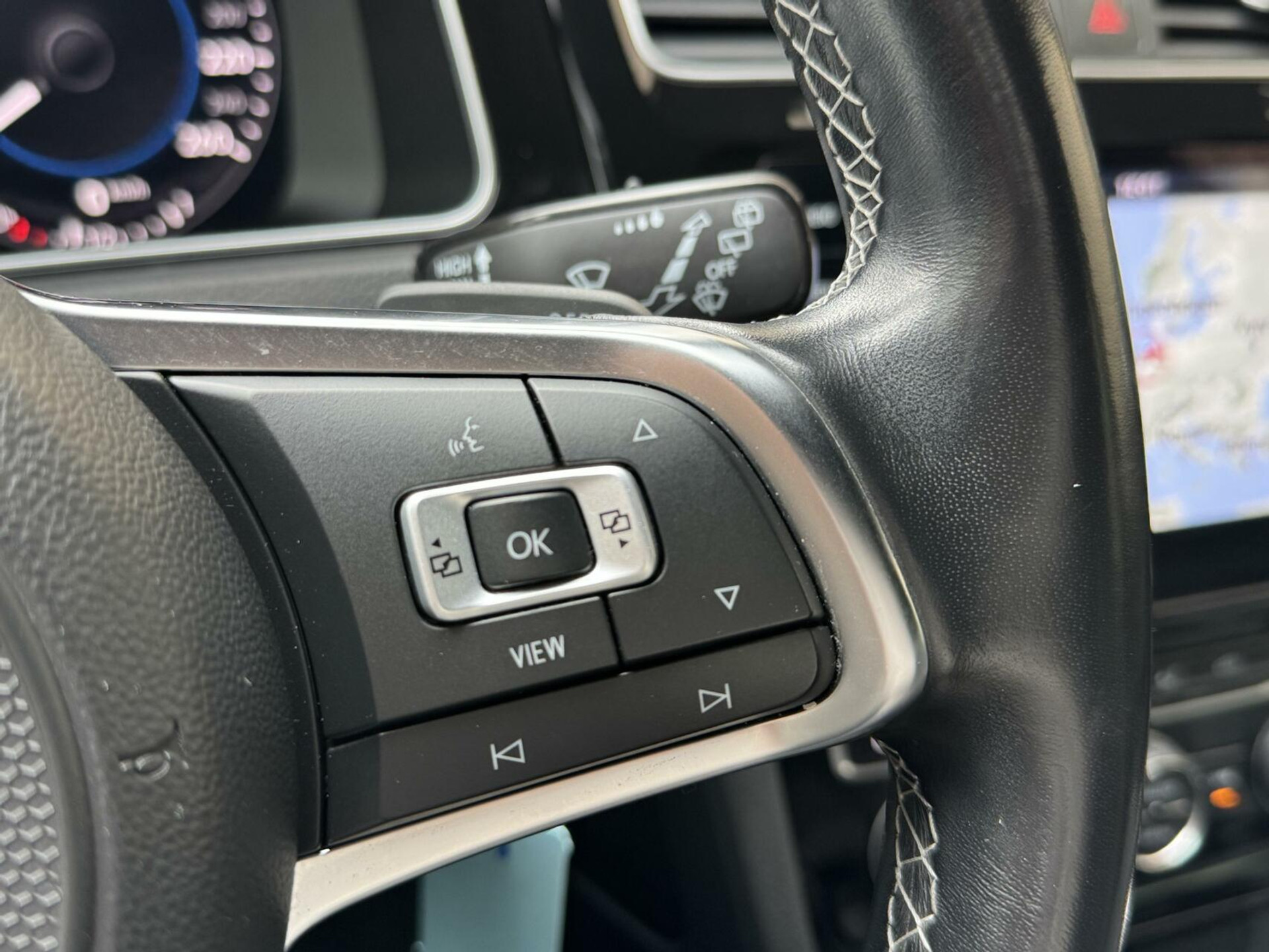 Volkswagen Golf Variant 1.5 TSI R-line Automaat | Navigatiesysteem | Apple CarPlay | Achteruitrijcamera | LED adaptief | Trekhaak afneembaar | Adaptieve cruise control | Parkeersensoren voor en achter 43746191-10.jpg | Timcars.nl