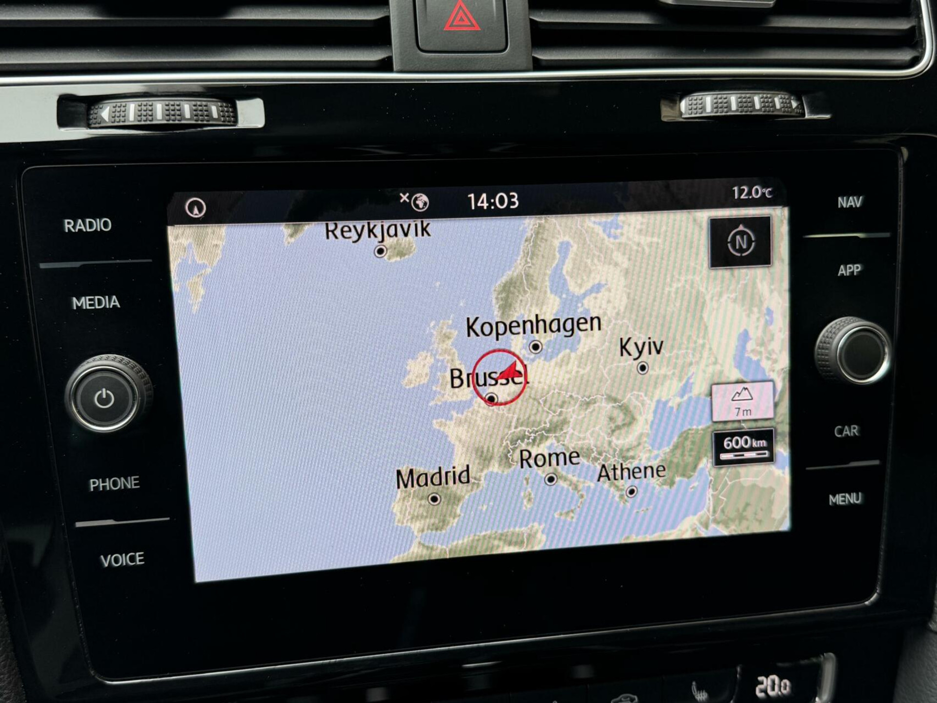 Volkswagen Golf Variant 1.5 TSI R-line Automaat | Navigatiesysteem | Apple CarPlay | Achteruitrijcamera | LED adaptief | Trekhaak afneembaar | Adaptieve cruise control | Parkeersensoren voor en achter 43746191-11.jpg | Timcars.nl