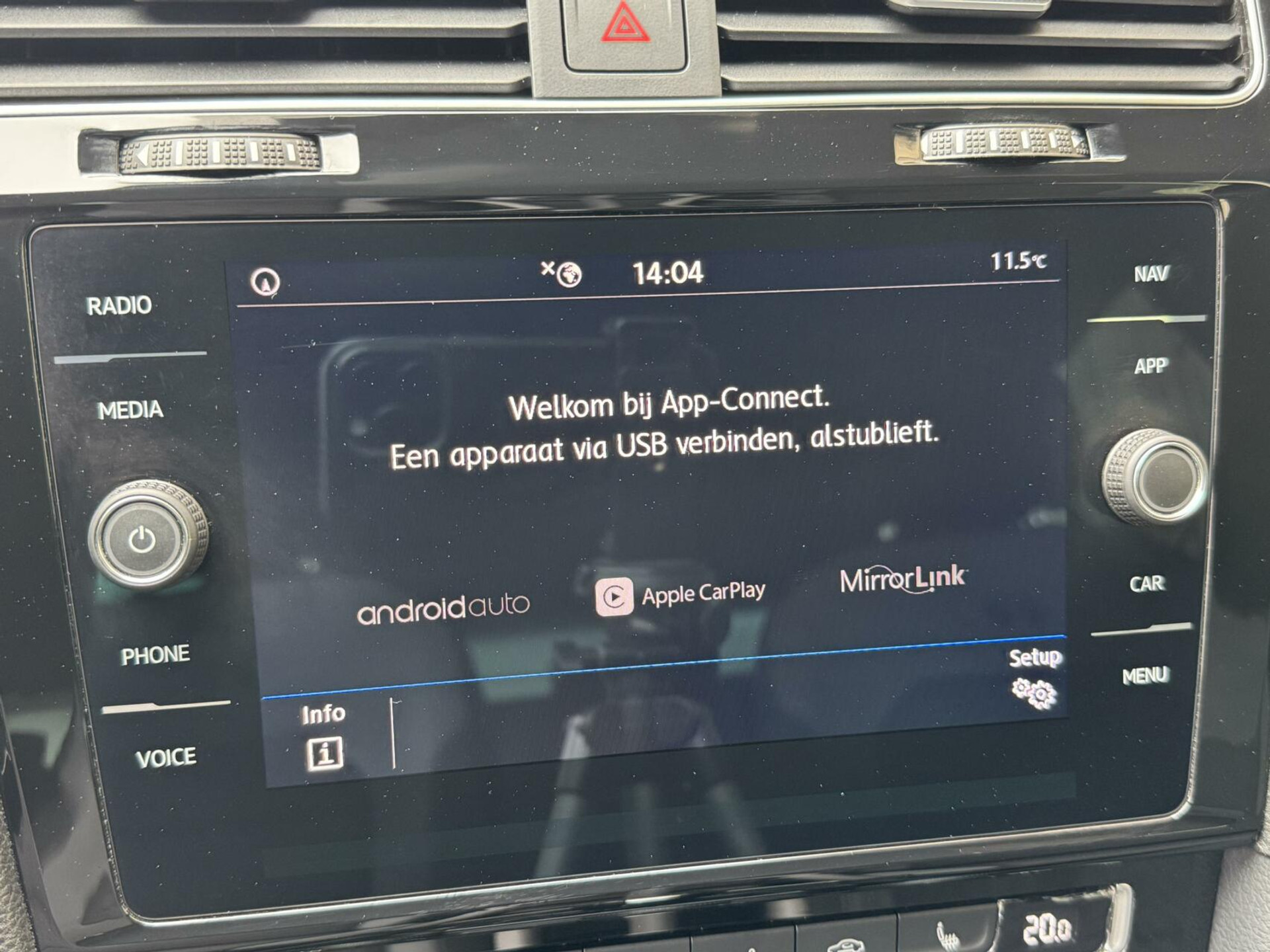 Volkswagen Golf Variant 1.5 TSI R-line Automaat | Navigatiesysteem | Apple CarPlay | Achteruitrijcamera | LED adaptief | Trekhaak afneembaar | Adaptieve cruise control | Parkeersensoren voor en achter 43746191-17.jpg | Timcars.nl