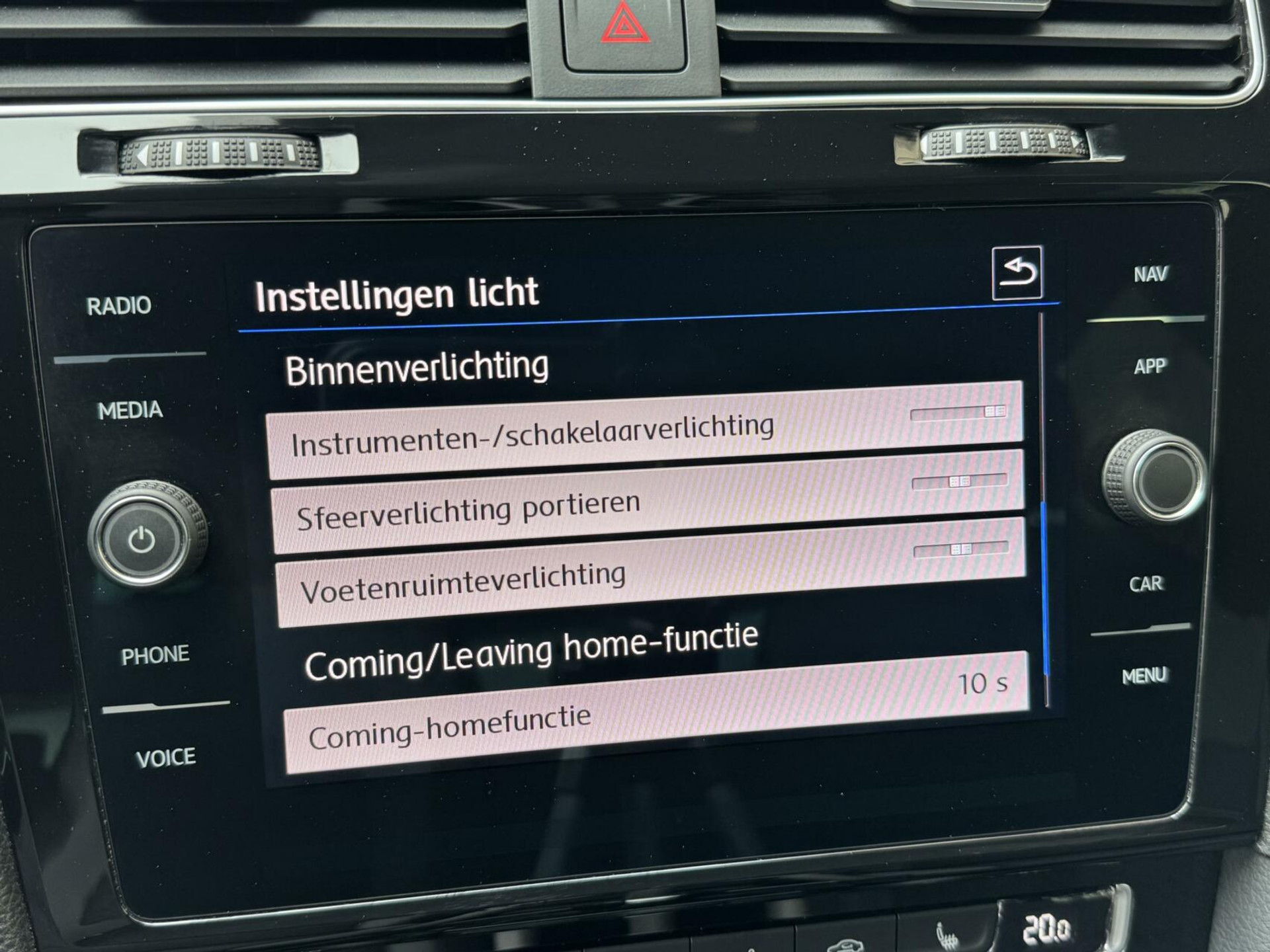 Volkswagen Golf Variant 1.5 TSI R-line Automaat | Navigatiesysteem | Apple CarPlay | Achteruitrijcamera | LED adaptief | Trekhaak afneembaar | Adaptieve cruise control | Parkeersensoren voor en achter 43746191-18.jpg | Timcars.nl