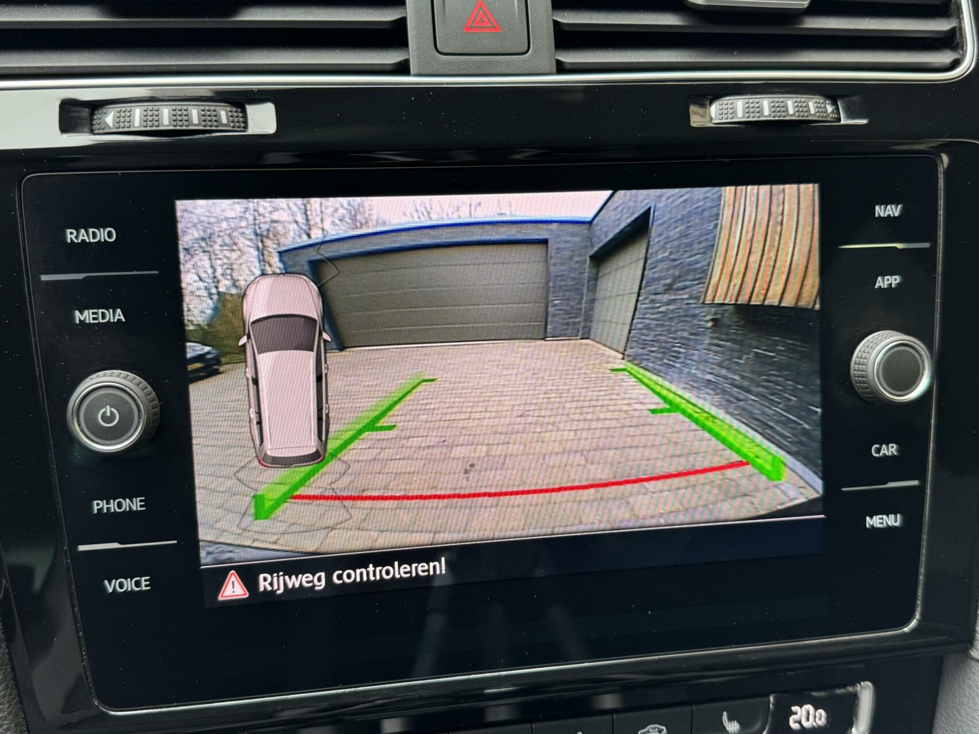Volkswagen Golf Variant 1.5 TSI R-line Automaat | Navigatiesysteem | Apple CarPlay | Achteruitrijcamera | LED adaptief | Trekhaak afneembaar | Adaptieve cruise control | Parkeersensoren voor en achter 43746191-25.jpg | Timcars.nl