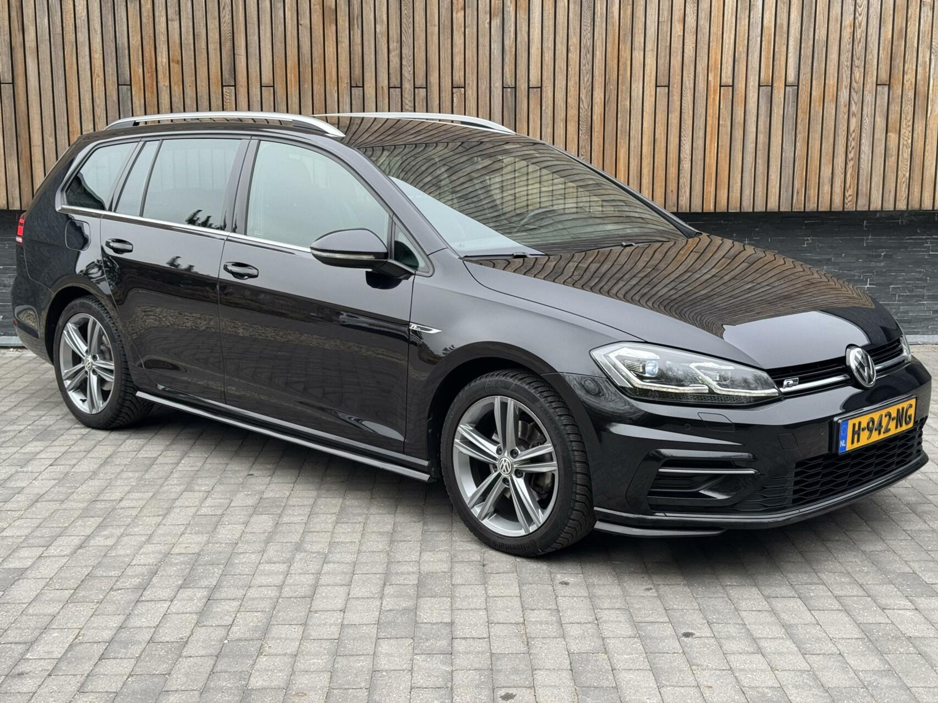 Volkswagen Golf Variant 1.5 TSI R-line Automaat | Navigatiesysteem | Apple CarPlay | Achteruitrijcamera | LED adaptief | Trekhaak afneembaar | Adaptieve cruise control | Parkeersensoren voor en achter 43746191-32.jpg | Timcars.nl