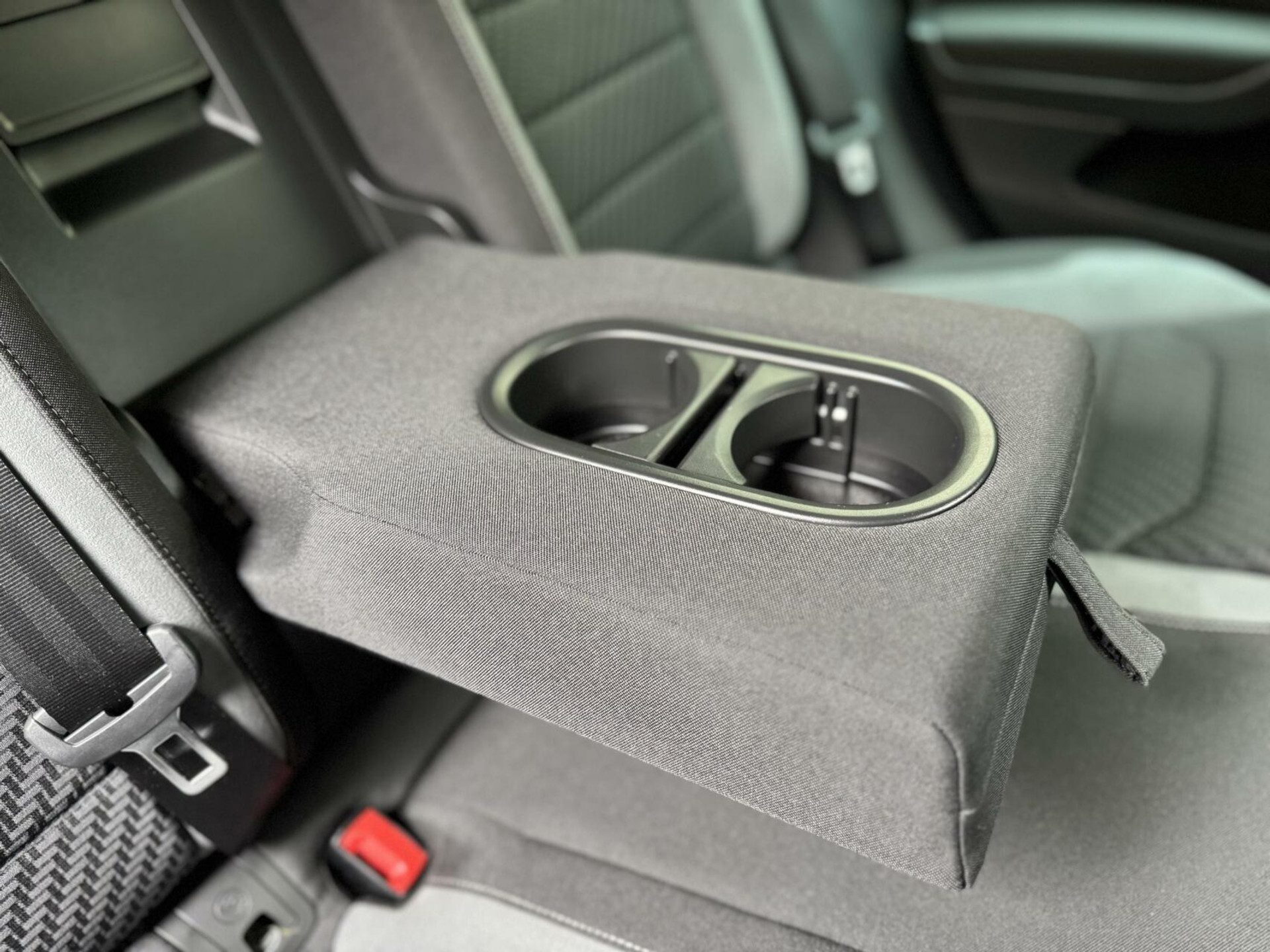 Volkswagen Golf Variant 1.5 TSI R-line Automaat | Navigatiesysteem | Apple CarPlay | Achteruitrijcamera | LED adaptief | Trekhaak afneembaar | Adaptieve cruise control | Parkeersensoren voor en achter 43746191-44.jpg | Timcars.nl