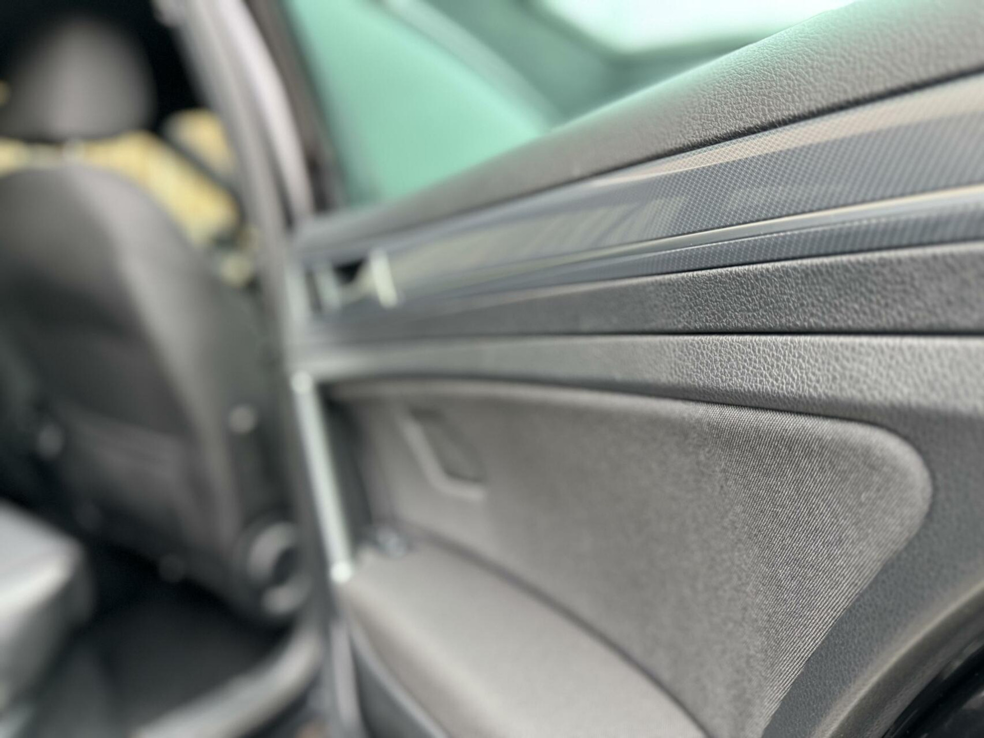 Volkswagen Golf Variant 1.5 TSI R-line Automaat | Navigatiesysteem | Apple CarPlay | Achteruitrijcamera | LED adaptief | Trekhaak afneembaar | Adaptieve cruise control | Parkeersensoren voor en achter 43746191-45.jpg | Timcars.nl