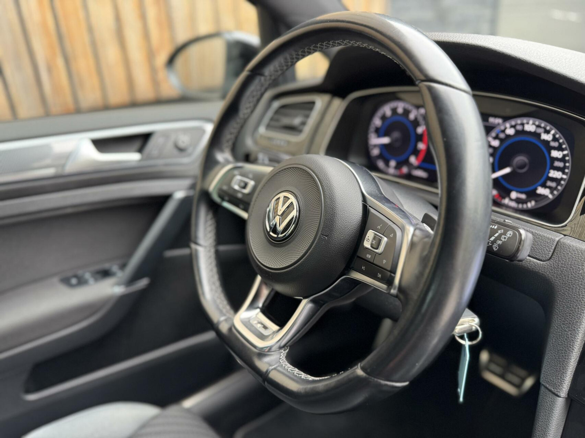 Volkswagen Golf Variant 1.5 TSI R-line Automaat | Navigatiesysteem | Apple CarPlay | Achteruitrijcamera | LED adaptief | Trekhaak afneembaar | Adaptieve cruise control | Parkeersensoren voor en achter 43746191-47.jpg | Timcars.nl