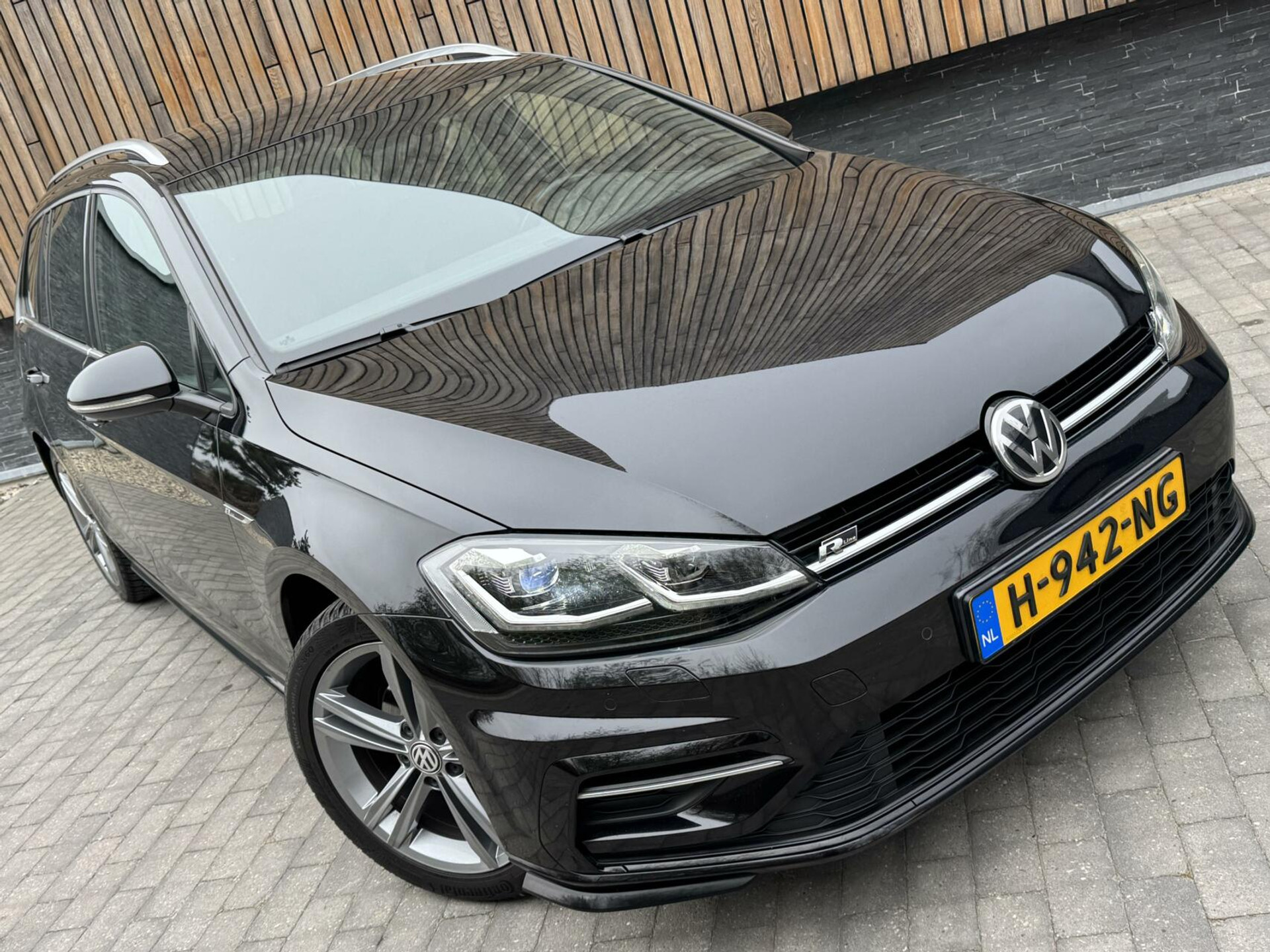 Volkswagen Golf Variant 1.5 TSI R-line Automaat | Navigatiesysteem | Apple CarPlay | Achteruitrijcamera | LED adaptief | Trekhaak afneembaar | Adaptieve cruise control | Parkeersensoren voor en achter 43746191-48.jpg | Timcars.nl
