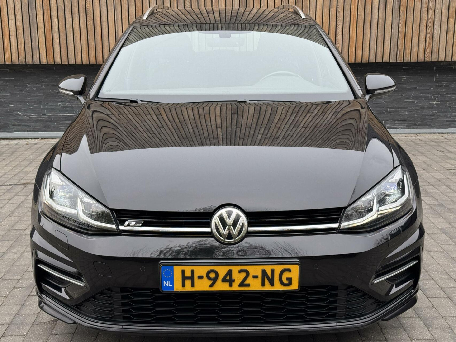 Volkswagen Golf Variant 1.5 TSI R-line Automaat | Navigatiesysteem | Apple CarPlay | Achteruitrijcamera | LED adaptief | Trekhaak afneembaar | Adaptieve cruise control | Parkeersensoren voor en achter 43746191-53.jpg | Timcars.nl