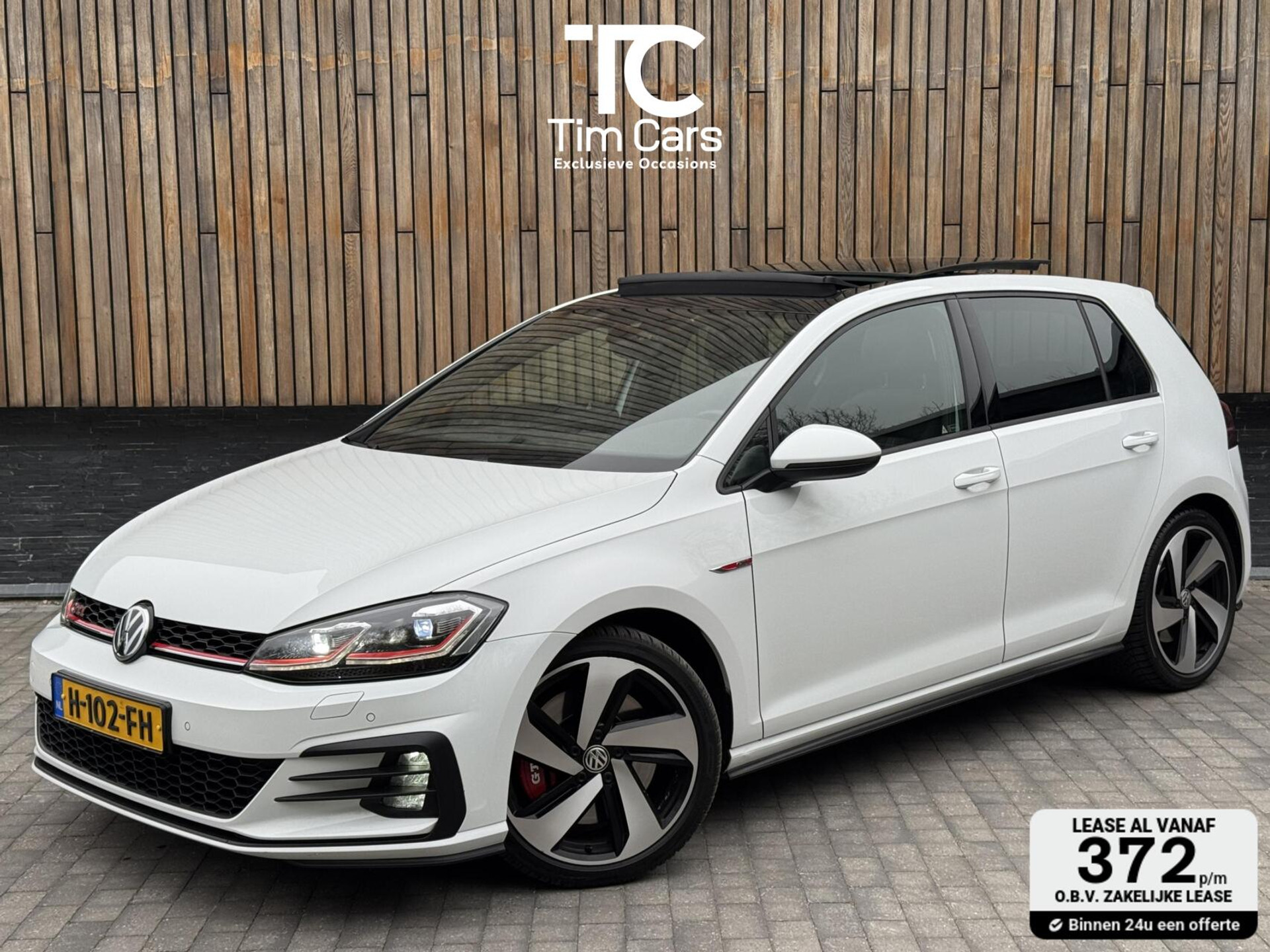 Volkswagen Golf 2.0 TSI GTI Performance 230pk Automaat | LED koplampen | Stoelverwarming | Panoramadak | Achteruitrijcamera | Keyless entry&start | 18 inch lichtmetalen velgen | Parkeersensoren voor en achter 43746222-0.jpg | Timcars.nl