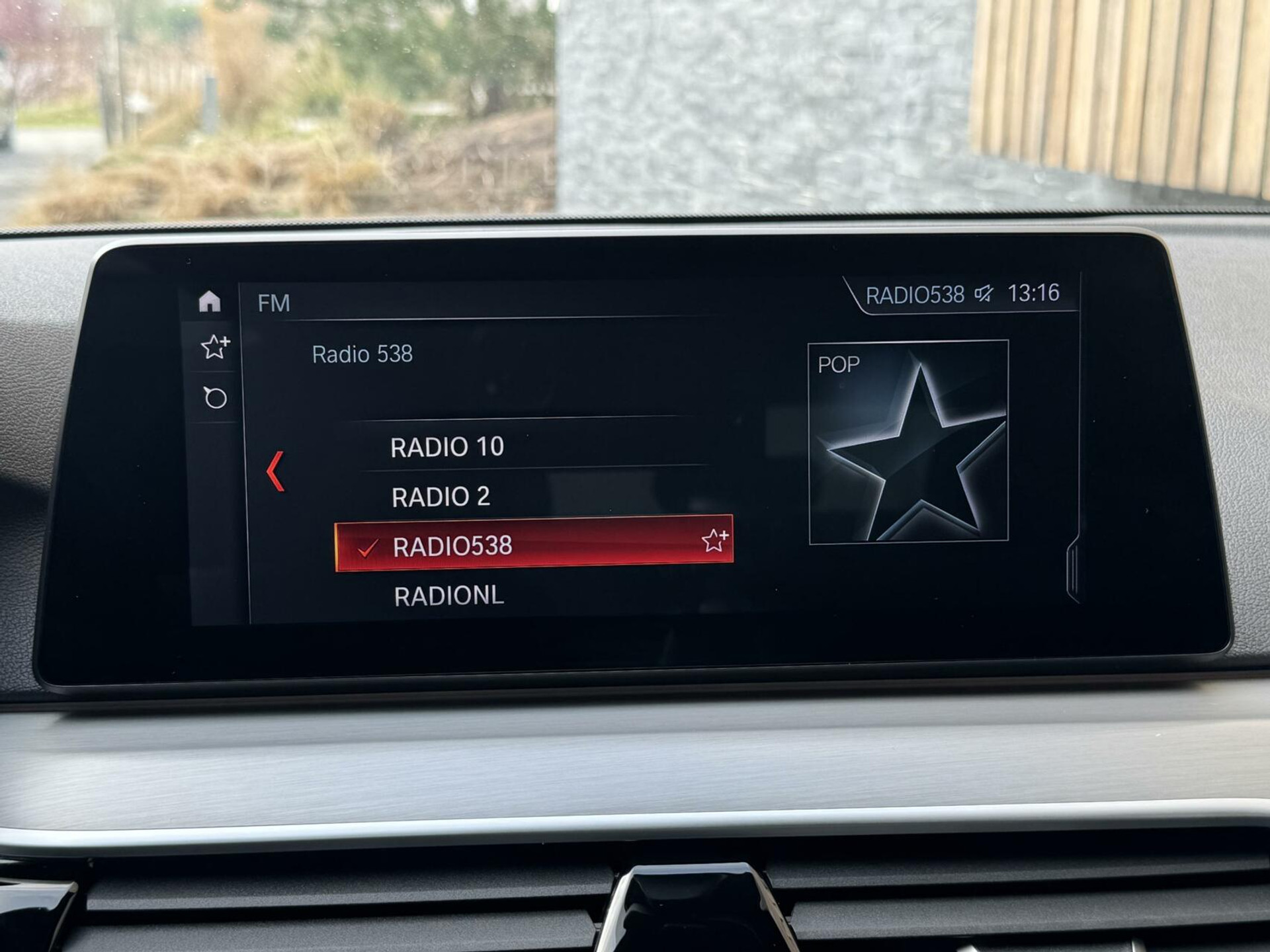 BMW 5 Serie Touring 520i Automaat M-sport | 20 inch lichtmetalen velgen | Navigatie proffesional | Sportstoelen | Stoelverwarming voor | Climate control | Cruise control | Parkeersensoren voor en achter 43770682-16.jpg | Timcars.nl