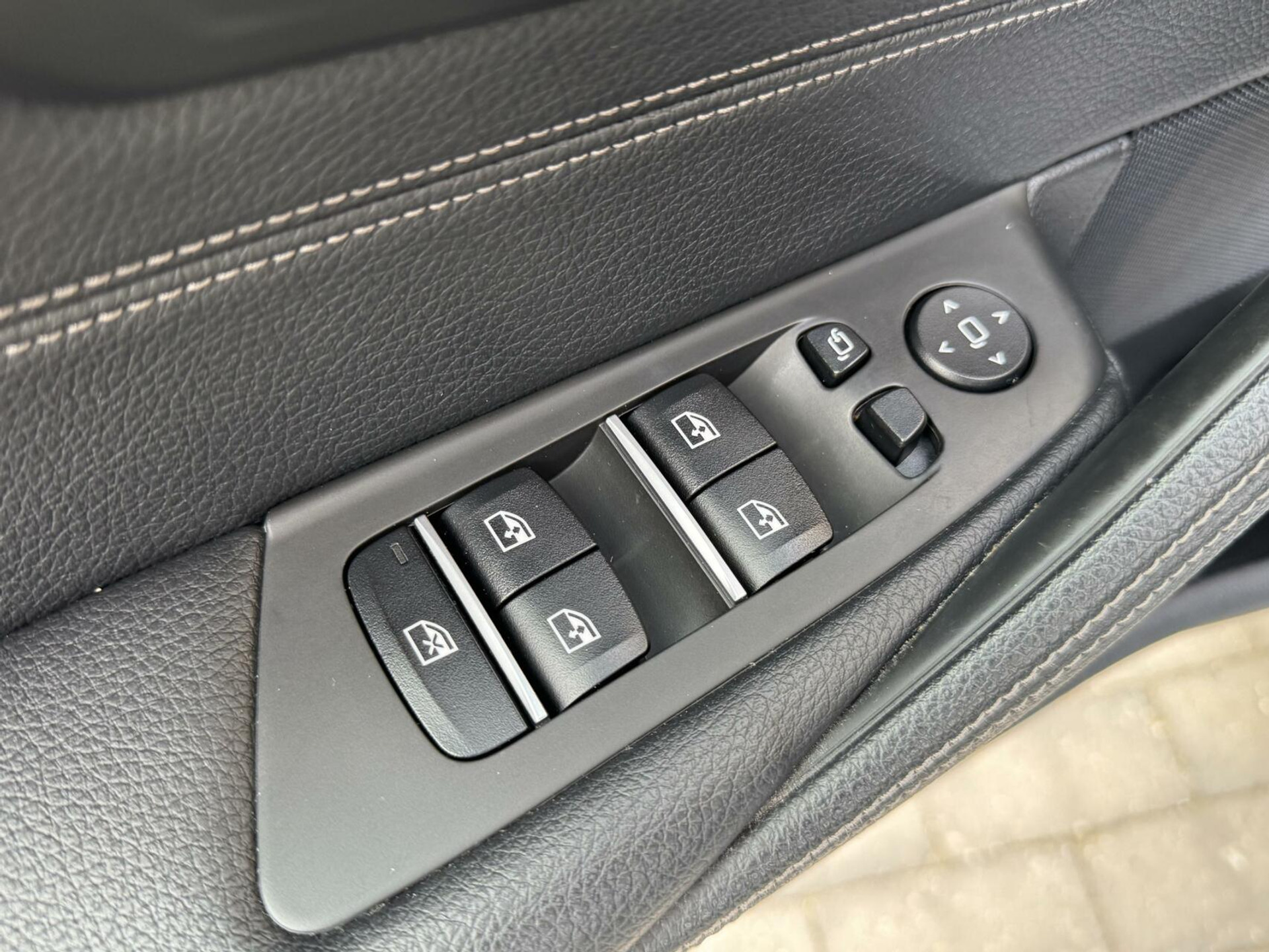 BMW 5 Serie Touring 520i Automaat M-sport | 20 inch lichtmetalen velgen | Navigatie proffesional | Sportstoelen | Stoelverwarming voor | Climate control | Cruise control | Parkeersensoren voor en achter 43770682-3.jpg | Timcars.nl