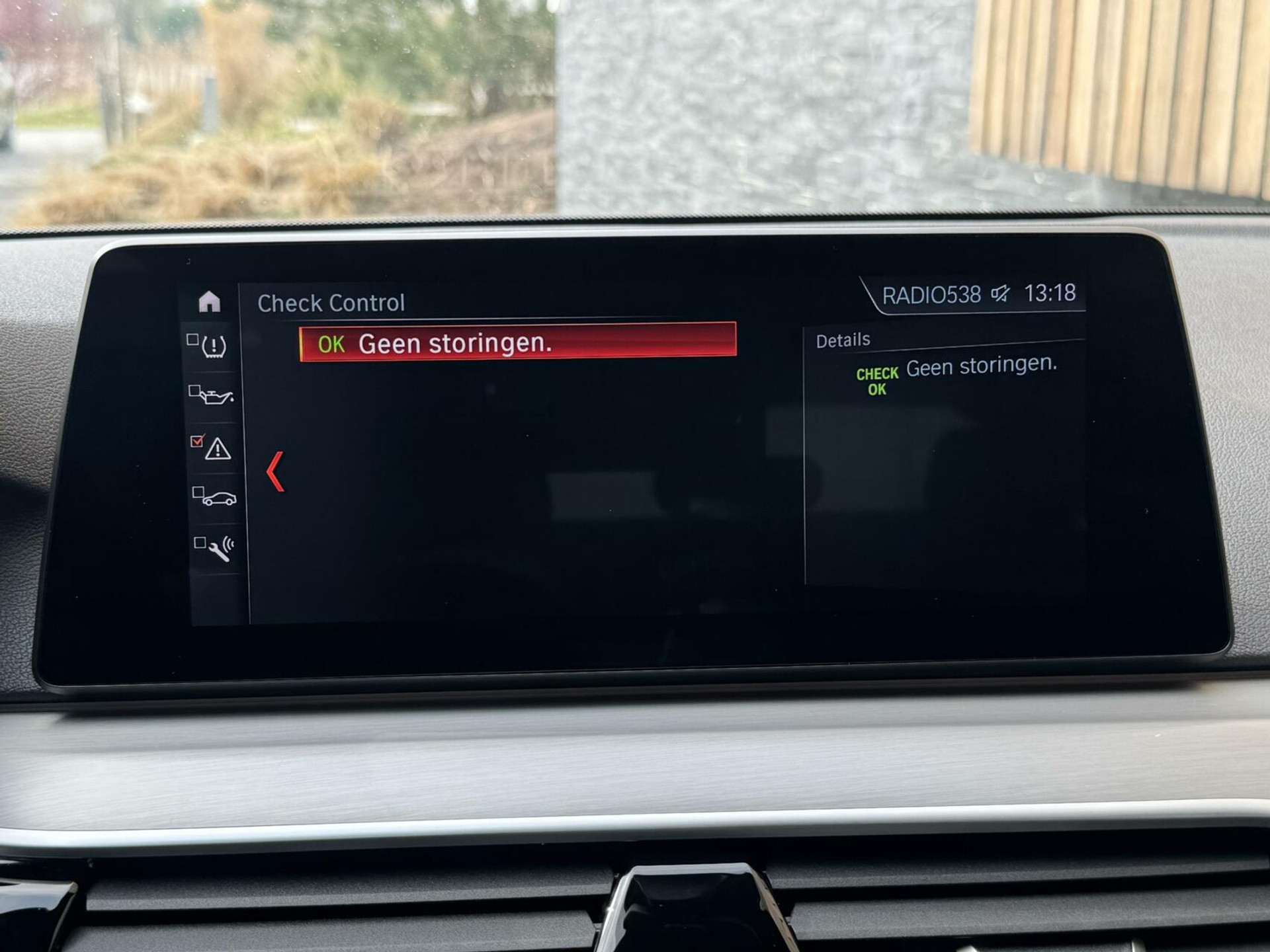 BMW 5 Serie Touring 520i Automaat M-sport | 20 inch lichtmetalen velgen | Navigatie proffesional | Sportstoelen | Stoelverwarming voor | Climate control | Cruise control | Parkeersensoren voor en achter 43770682-30.jpg | Timcars.nl