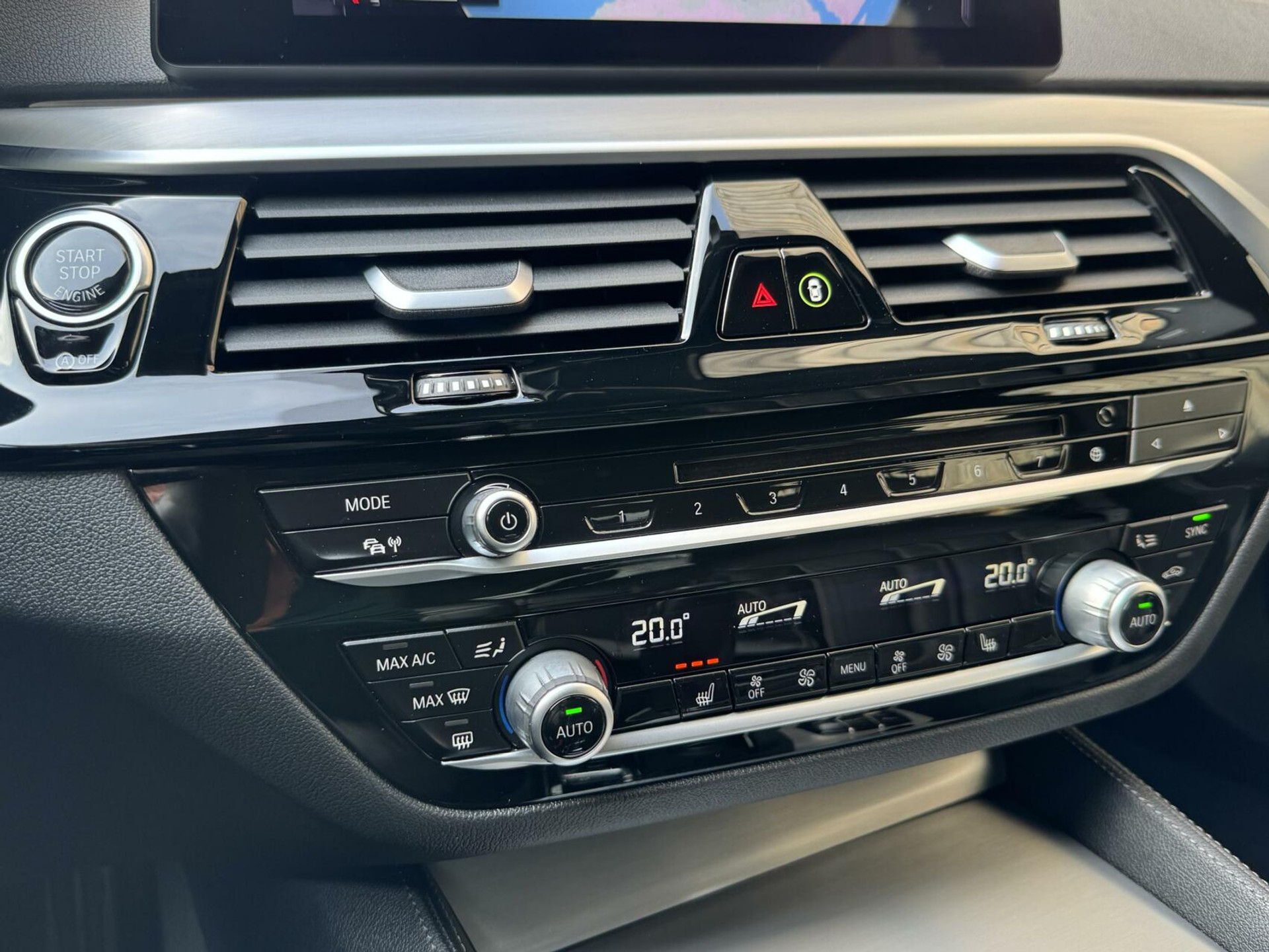 BMW 5 Serie Touring 520i Automaat M-sport | 20 inch lichtmetalen velgen | Navigatie proffesional | Sportstoelen | Stoelverwarming voor | Climate control | Cruise control | Parkeersensoren voor en achter 43770682-32.jpg | Timcars.nl