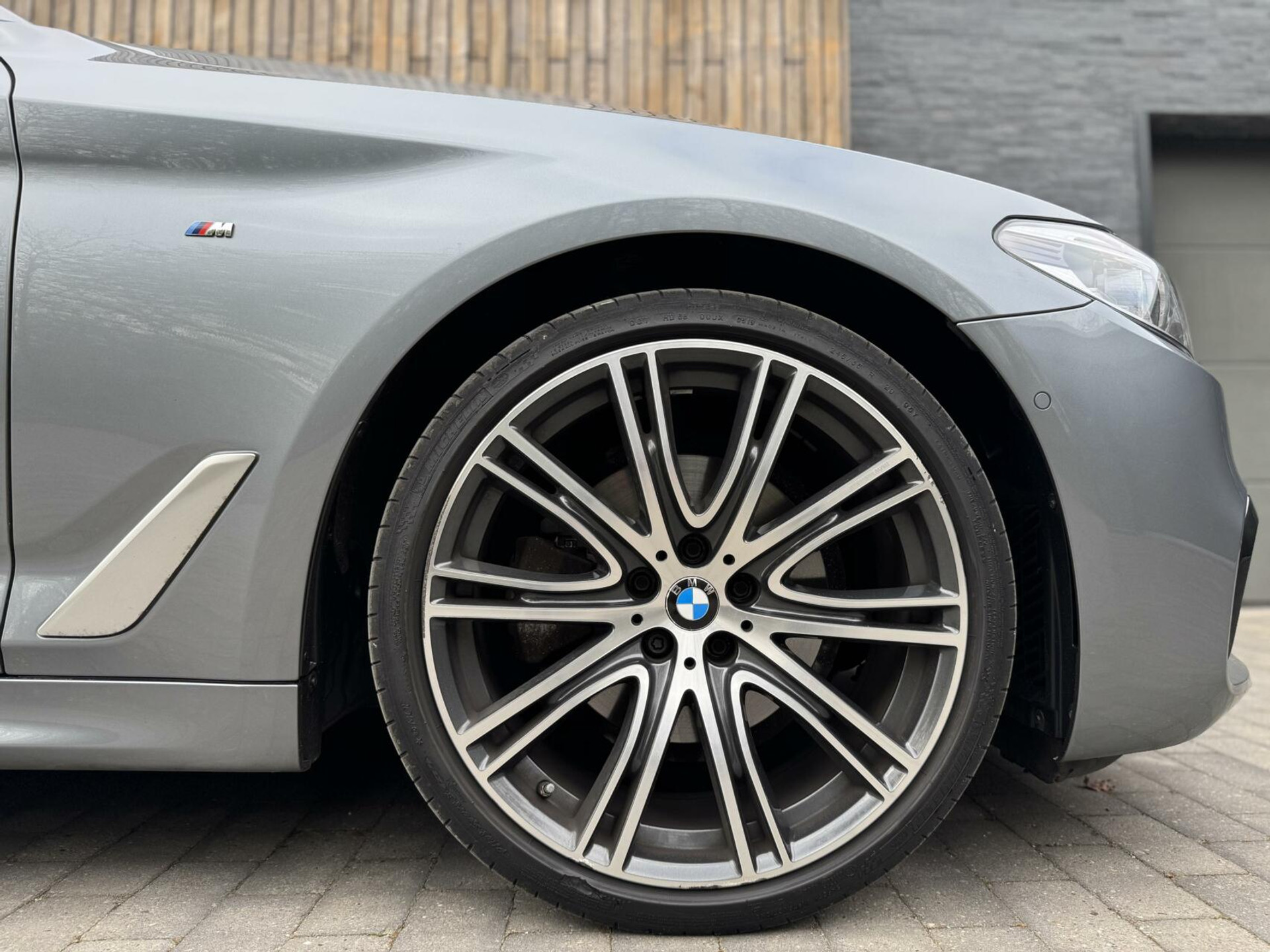 BMW 5 Serie Touring 520i Automaat M-sport | 20 inch lichtmetalen velgen | Navigatie proffesional | Sportstoelen | Stoelverwarming voor | Climate control | Cruise control | Parkeersensoren voor en achter 43770682-38.jpg | Timcars.nl