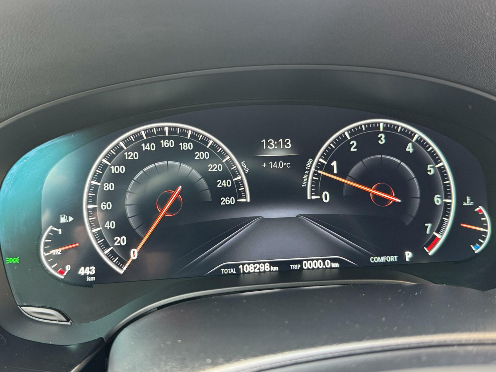 BMW 5 Serie Touring 520i Automaat M-sport | 20 inch lichtmetalen velgen | Navigatie proffesional | Sportstoelen | Stoelverwarming voor | Climate control | Cruise control | Parkeersensoren voor en achter 43770682-4.jpg | Timcars.nl