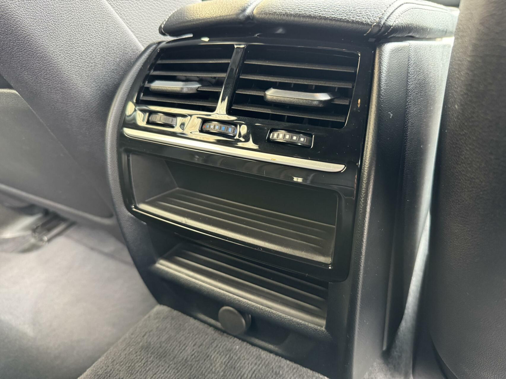 BMW 5 Serie Touring 520i Automaat M-sport | 20 inch lichtmetalen velgen | Navigatie proffesional | Sportstoelen | Stoelverwarming voor | Climate control | Cruise control | Parkeersensoren voor en achter 43770682-45.jpg | Timcars.nl