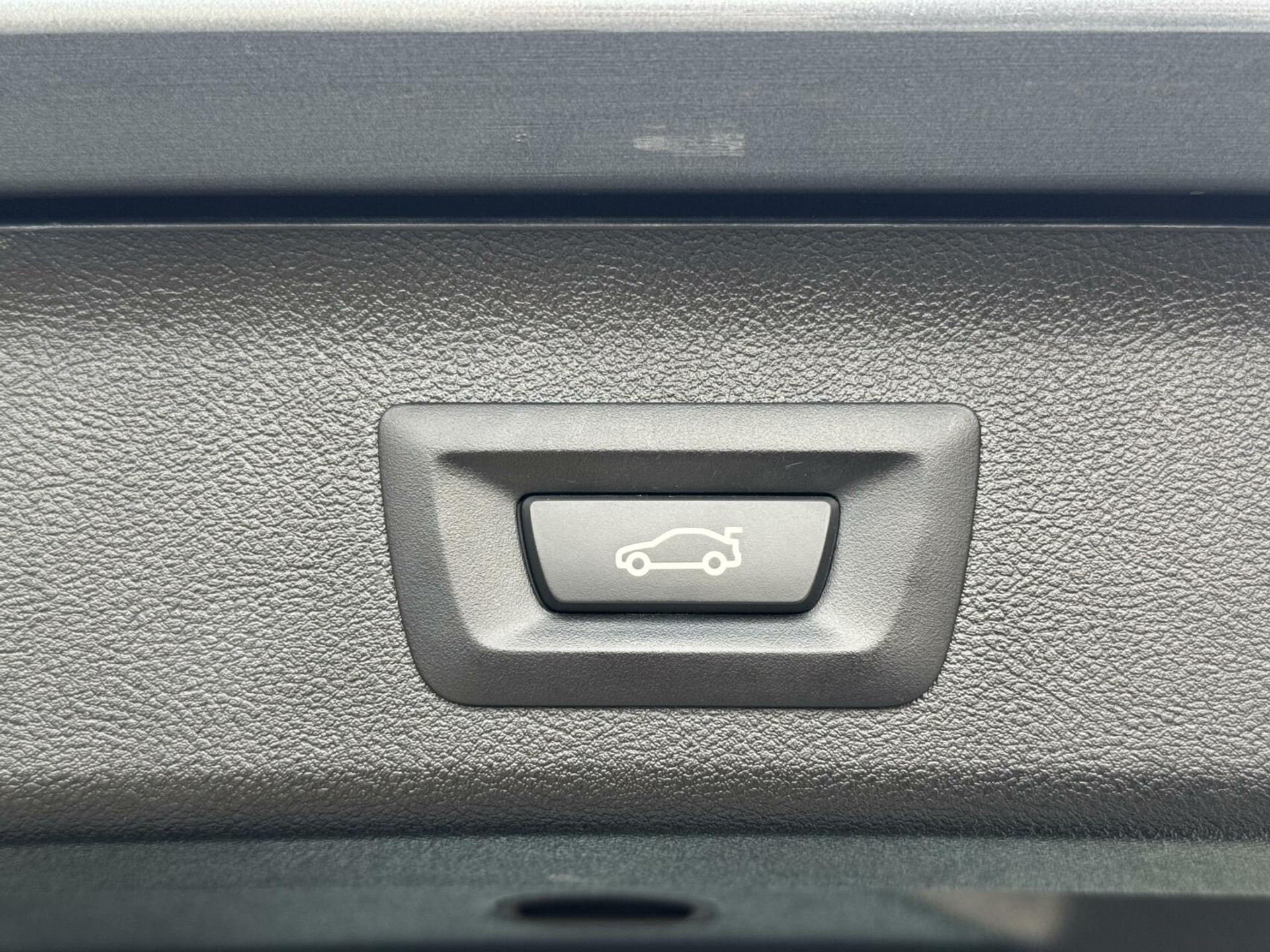 BMW 5 Serie Touring 520i Automaat M-sport | 20 inch lichtmetalen velgen | Navigatie proffesional | Sportstoelen | Stoelverwarming voor | Climate control | Cruise control | Parkeersensoren voor en achter 43770682-47.jpg | Timcars.nl