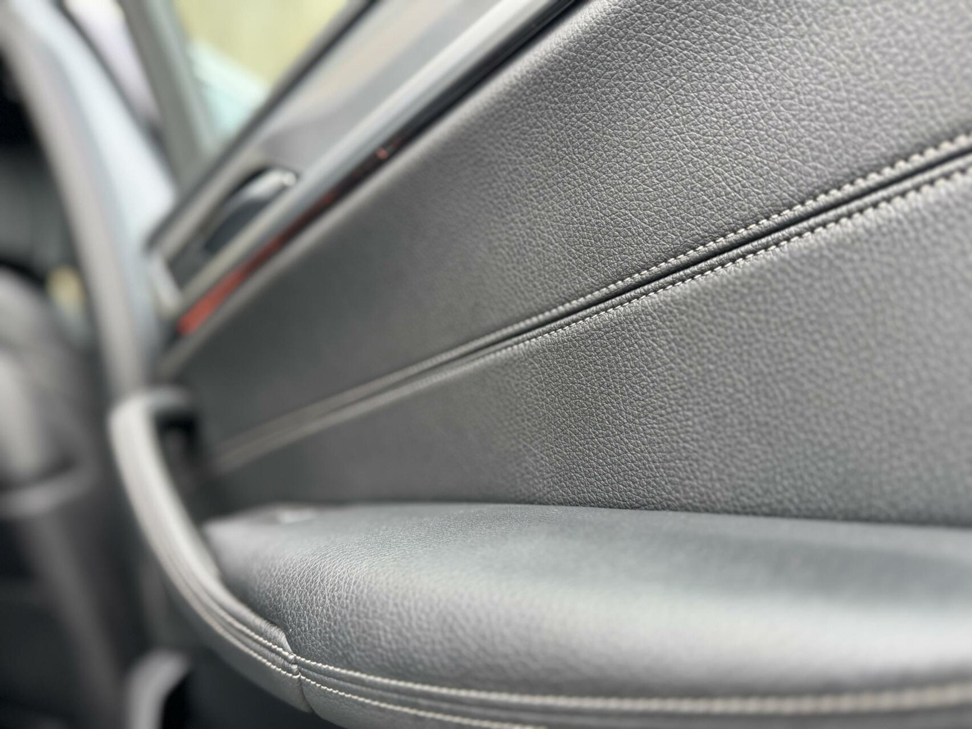 BMW 5 Serie Touring 520i Automaat M-sport | 20 inch lichtmetalen velgen | Navigatie proffesional | Sportstoelen | Stoelverwarming voor | Climate control | Cruise control | Parkeersensoren voor en achter 43770682-50.jpg | Timcars.nl