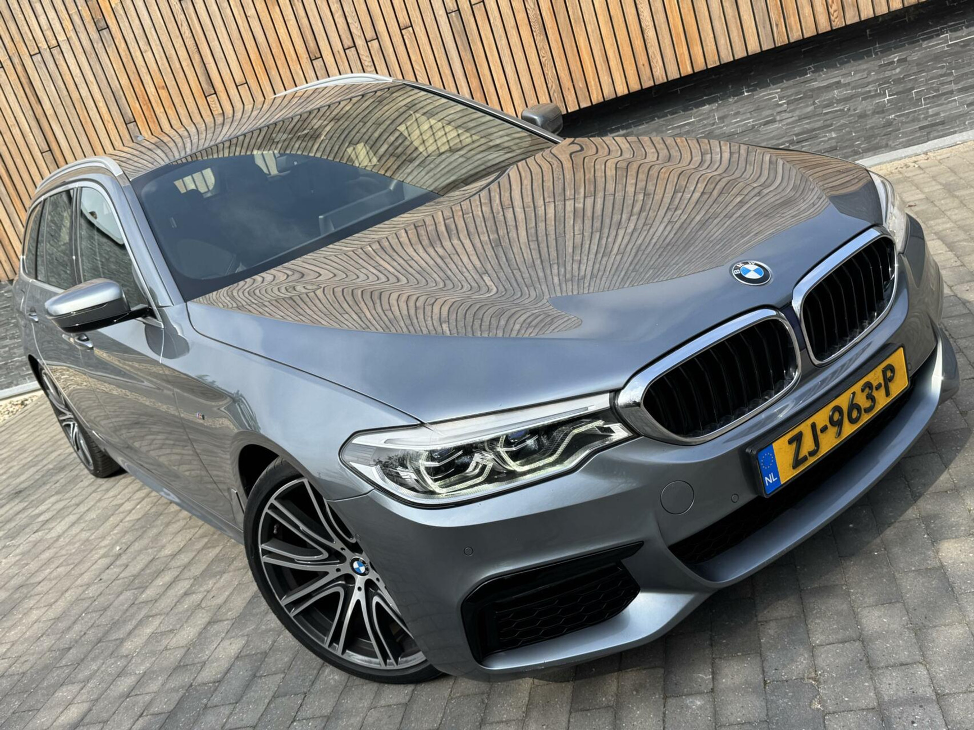 BMW 5 Serie Touring 520i Automaat M-sport | 20 inch lichtmetalen velgen | Navigatie proffesional | Sportstoelen | Stoelverwarming voor | Climate control | Cruise control | Parkeersensoren voor en achter 43770682-57.jpg | Timcars.nl