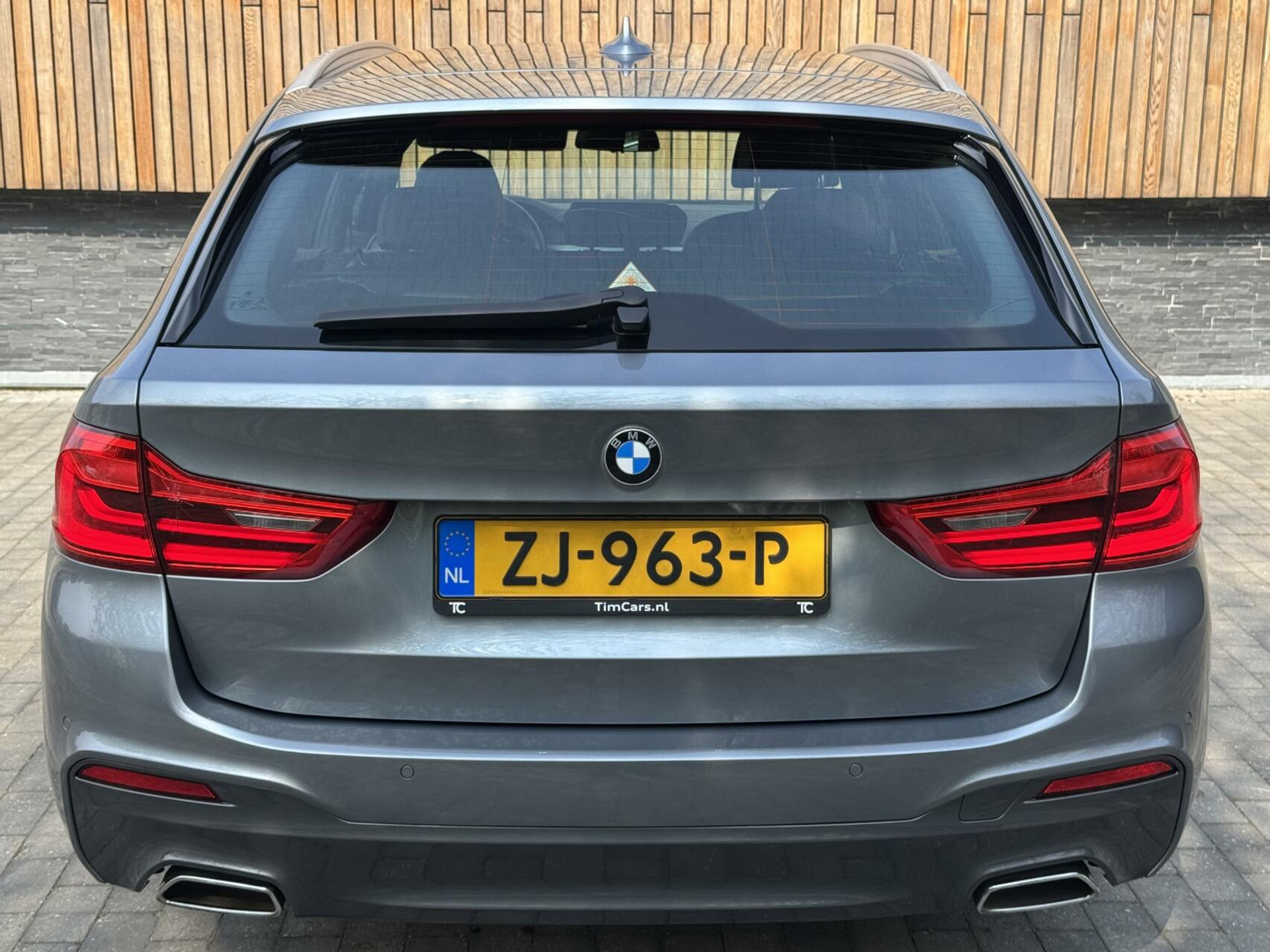 BMW 5 Serie Touring 520i Automaat M-sport | 20 inch lichtmetalen velgen | Navigatie proffesional | Sportstoelen | Stoelverwarming voor | Climate control | Cruise control | Parkeersensoren voor en achter 43770682-60.jpg | Timcars.nl