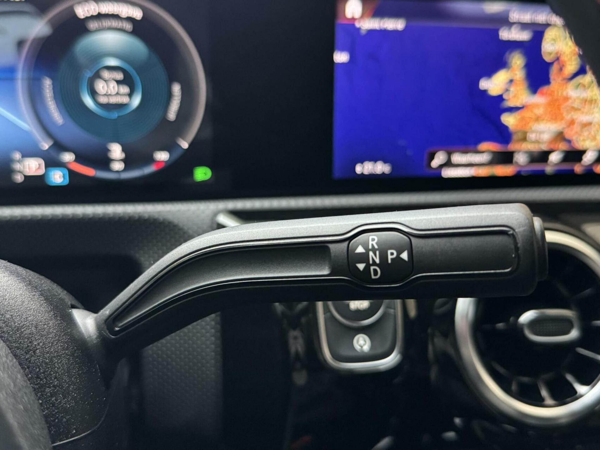 Mercedes-Benz CLA Shooting Brake 200 AMG-line Automaat | LED | Apple CarPlay | Navigatiesysteem | DAB | Getint glas | Digitale cockpit | Trekhaak | Parkeersensoren voor en achter | Achteruitrijcamera 43823139-10.jpg | Timcars.nl