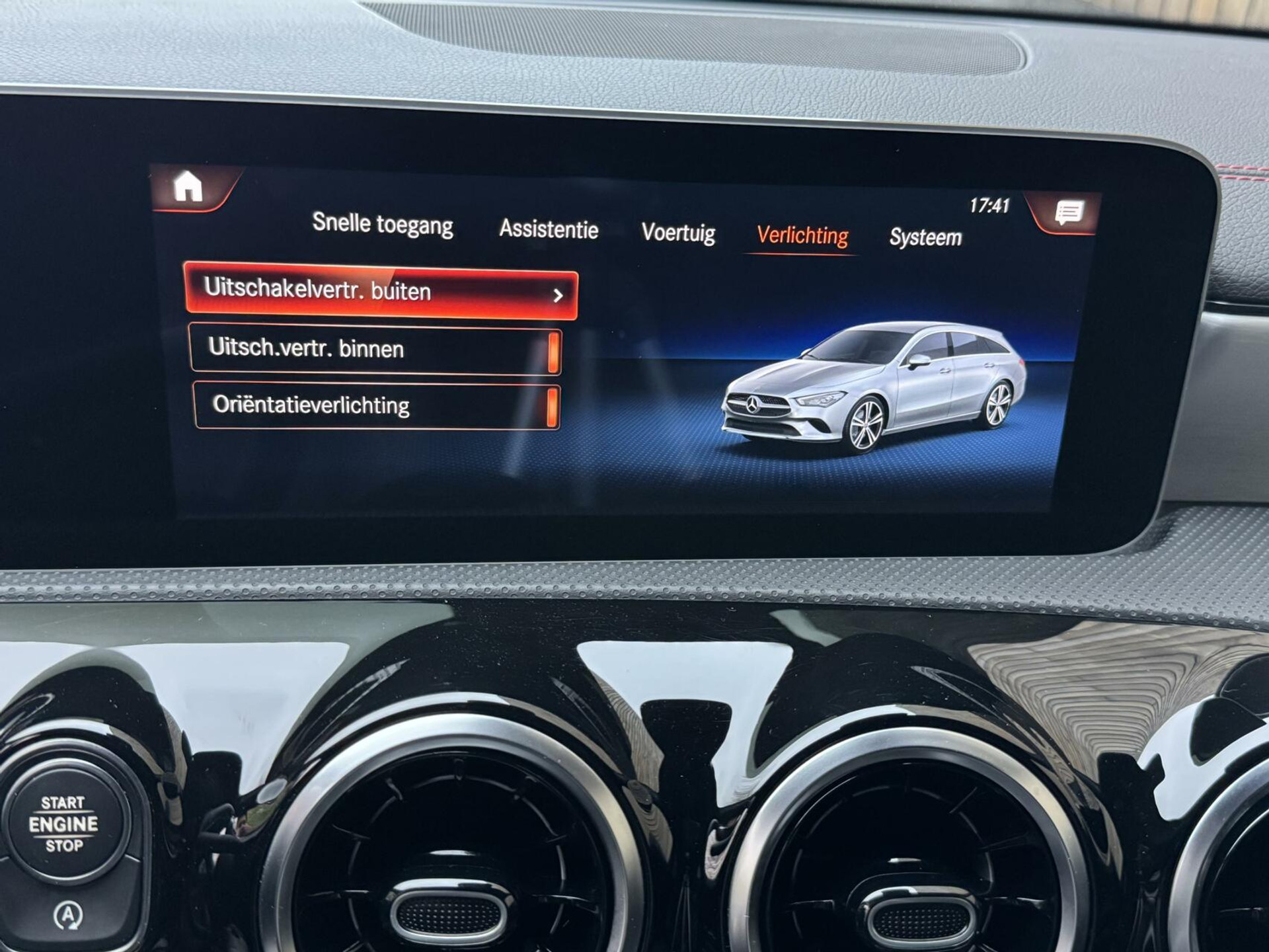 Mercedes-Benz CLA Shooting Brake 200 AMG-line Automaat | LED | Apple CarPlay | Navigatiesysteem | DAB | Getint glas | Digitale cockpit | Trekhaak | Parkeersensoren voor en achter | Achteruitrijcamera 43823139-22.jpg | Timcars.nl