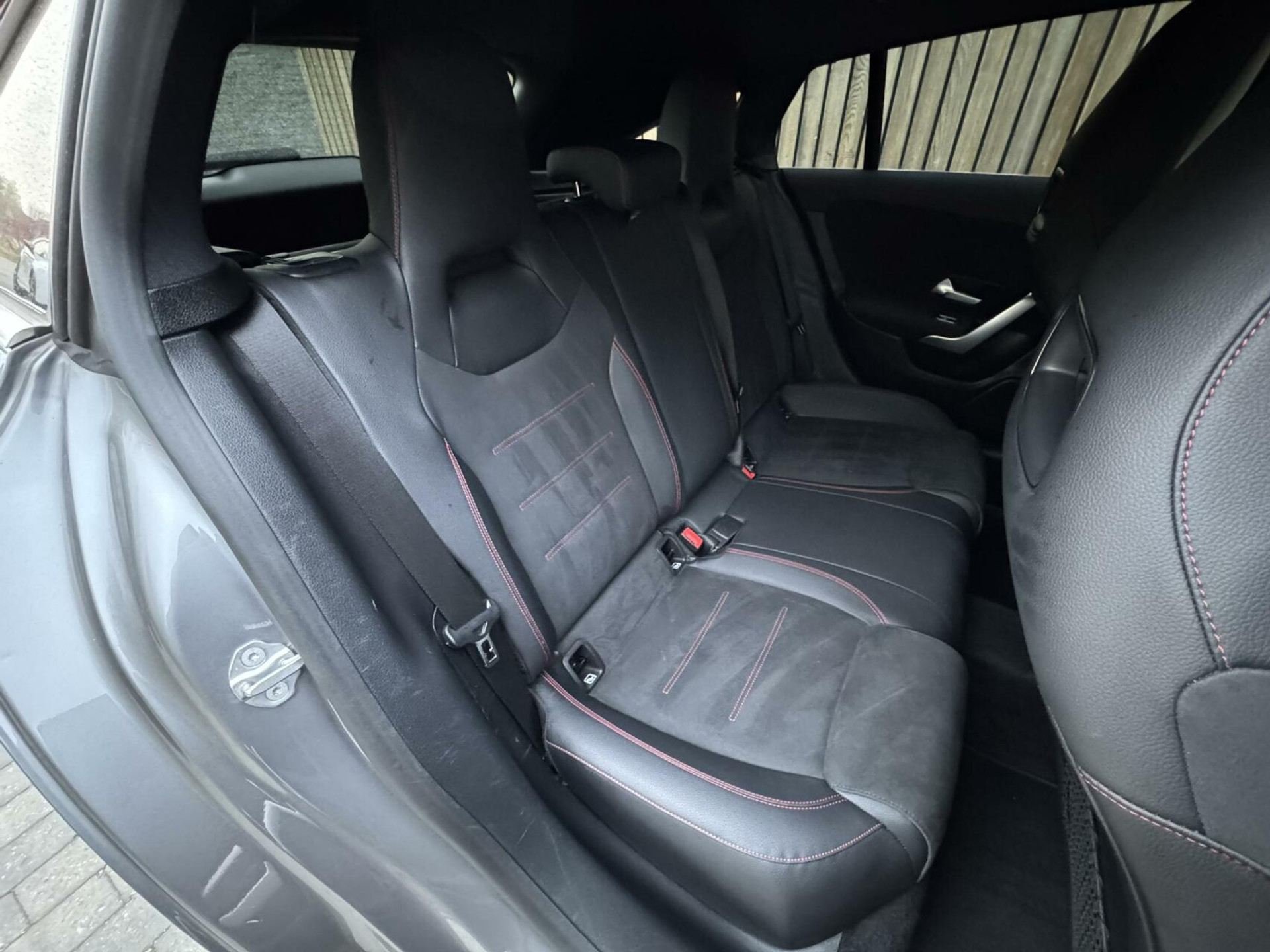 Mercedes-Benz CLA Shooting Brake 200 AMG-line Automaat | LED | Apple CarPlay | Navigatiesysteem | DAB | Getint glas | Digitale cockpit | Trekhaak | Parkeersensoren voor en achter | Achteruitrijcamera 43823139-39.jpg | Timcars.nl