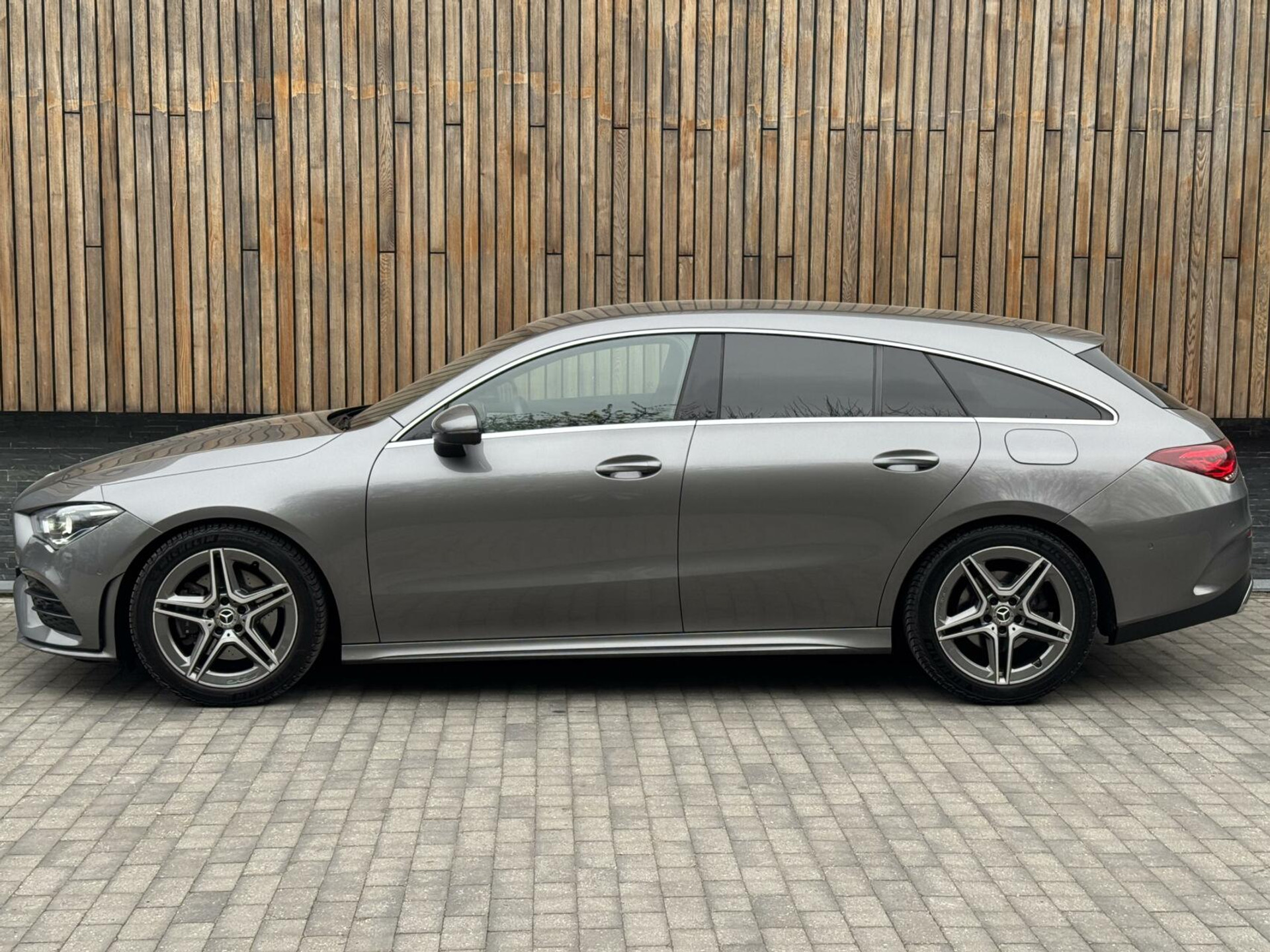 Mercedes-Benz CLA Shooting Brake 200 AMG-line Automaat | LED | Apple CarPlay | Navigatiesysteem | DAB | Getint glas | Digitale cockpit | Trekhaak | Parkeersensoren voor en achter | Achteruitrijcamera 43823139-51.jpg | Timcars.nl