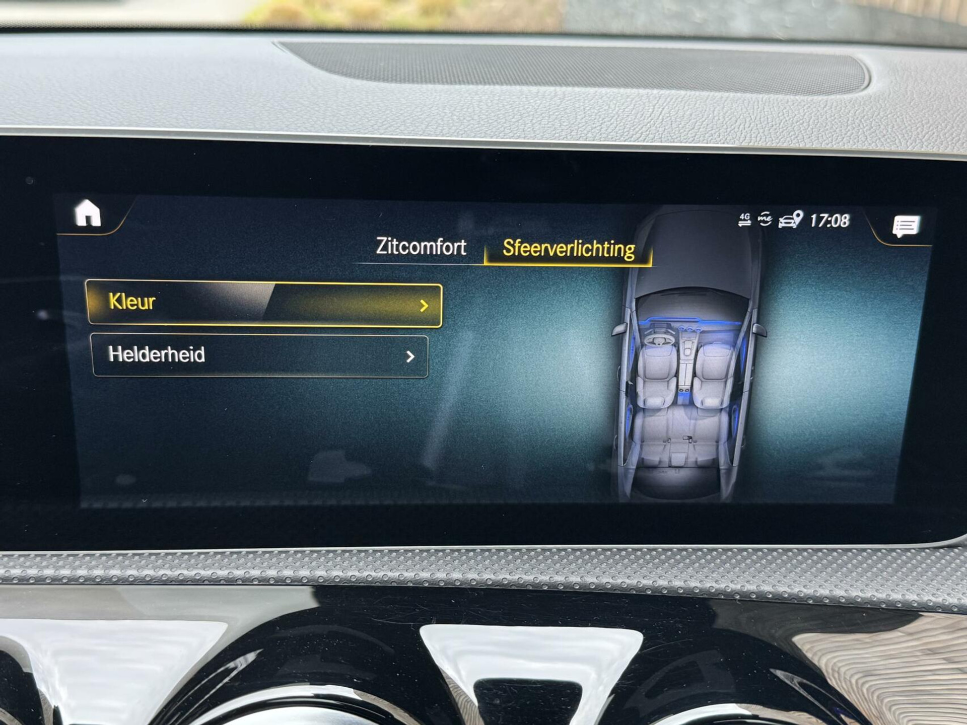 Mercedes-Benz A-Klasse 220 AMG 190pk Automaat | Panoramadak | LED Matrix verlichting | Sfeerverlichting | Night Pakket | Sportstoelen elektrisch verstelbaar | Draadloze telefoonlader | Parkeersensoren voor en achter | Achteruitrijcamera 44320586-17.jpg | Timcars.nl