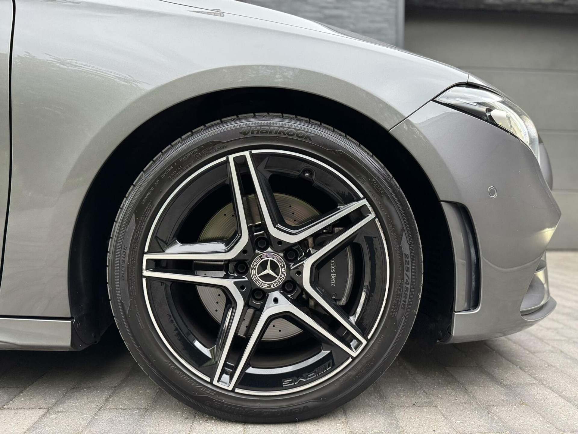 Mercedes-Benz A-Klasse 220 AMG 190pk Automaat | Panoramadak | LED Matrix verlichting | Sfeerverlichting | Night Pakket | Sportstoelen elektrisch verstelbaar | Draadloze telefoonlader | Parkeersensoren voor en achter | Achteruitrijcamera 44320586-32.jpg | Timcars.nl