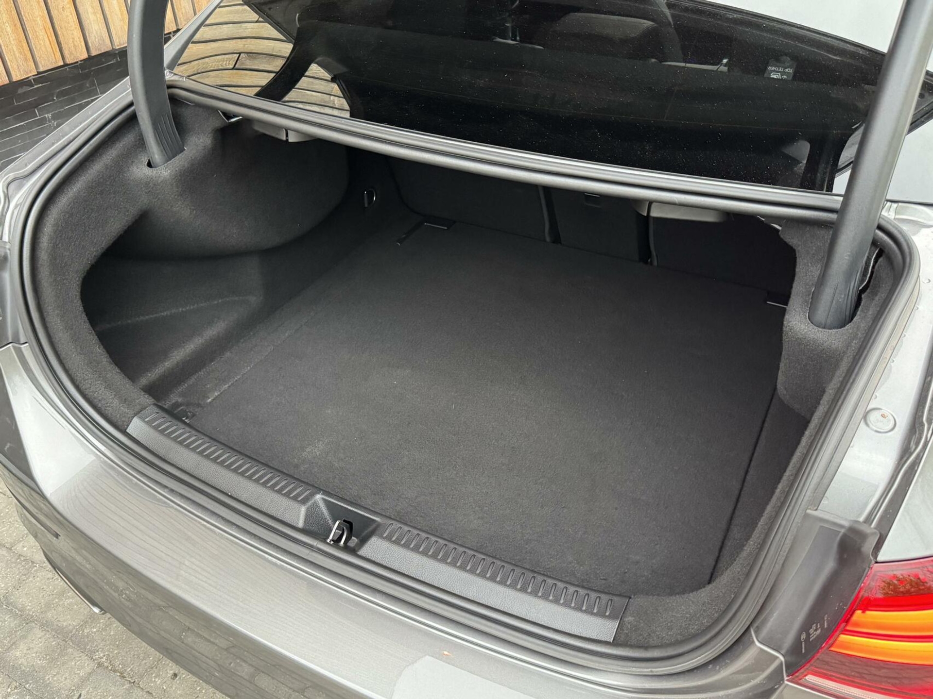 Mercedes-Benz A-Klasse 220 AMG 190pk Automaat | Panoramadak | LED Matrix verlichting | Sfeerverlichting | Night Pakket | Sportstoelen elektrisch verstelbaar | Draadloze telefoonlader | Parkeersensoren voor en achter | Achteruitrijcamera 44320586-44.jpg | Timcars.nl