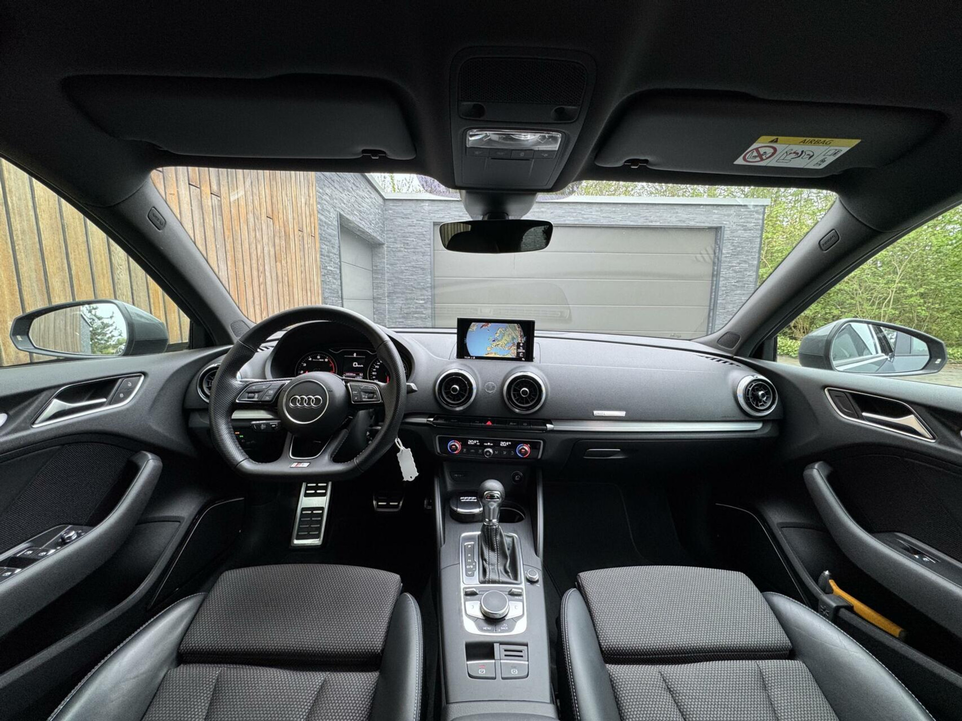 Audi A3 Sportback 1.5 TFSI CoD Sport S Line Edition Automaat | Apple CarPlay | Adaptieve cruise control | Lane assist | Bang&Olufsen audio | 18 inch lichtmetalen velgen | Getint glas | Parkeersensoren voor en achter 44359946-2.jpg | Timcars.nl