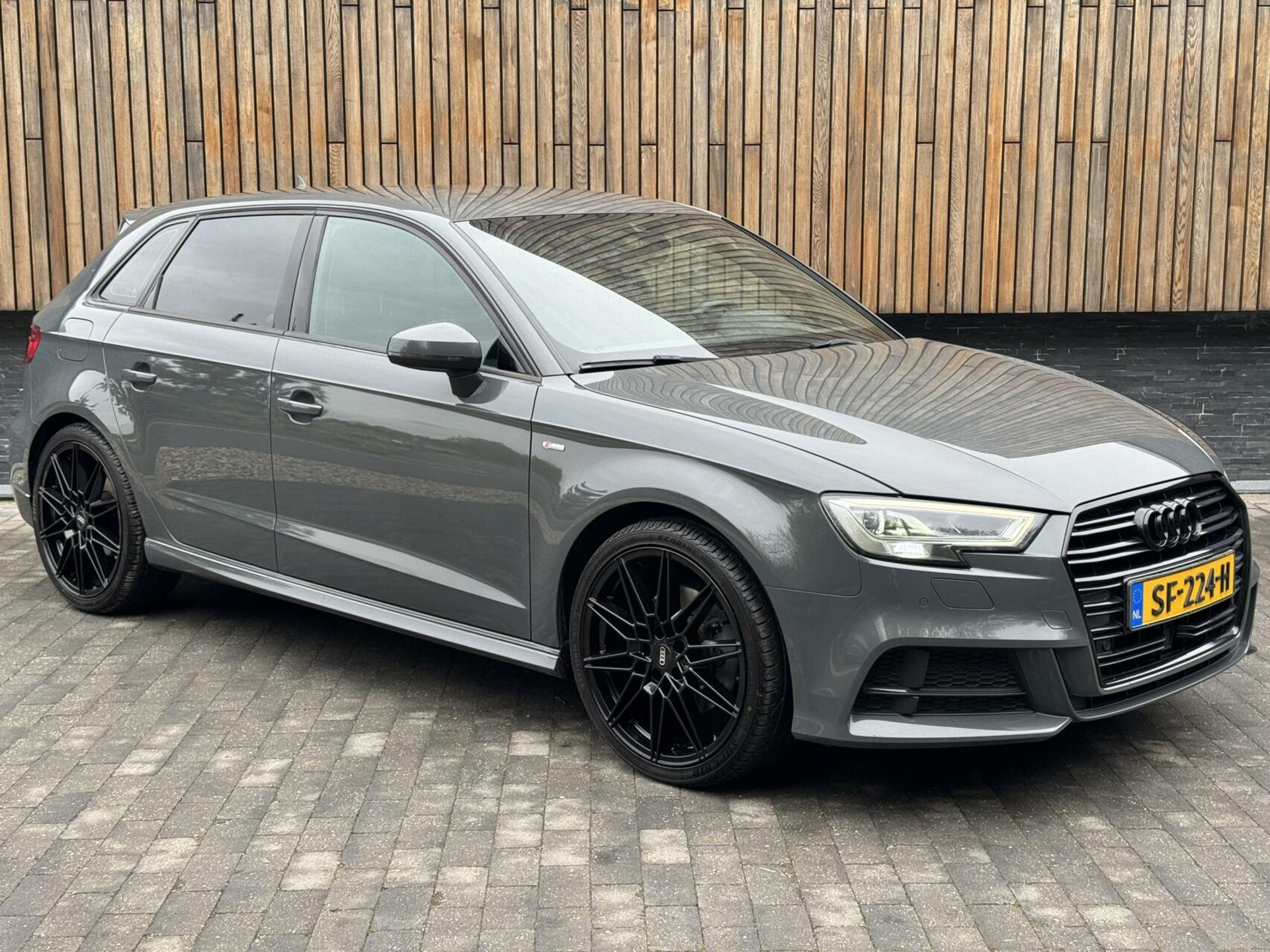 Audi A3 Sportback 1.5 TFSI CoD Sport S Line Edition Automaat | Apple CarPlay | Adaptieve cruise control | Lane assist | Bang&Olufsen audio | 18 inch lichtmetalen velgen | Getint glas | Parkeersensoren voor en achter 44359946-29.jpg | Timcars.nl