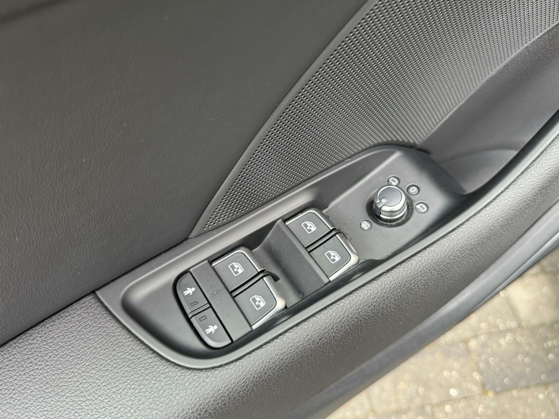 Audi A3 Sportback 1.5 TFSI CoD Sport S Line Edition Automaat | Apple CarPlay | Adaptieve cruise control | Lane assist | Bang&Olufsen audio | 18 inch lichtmetalen velgen | Getint glas | Parkeersensoren voor en achter 44359946-3.jpg | Timcars.nl