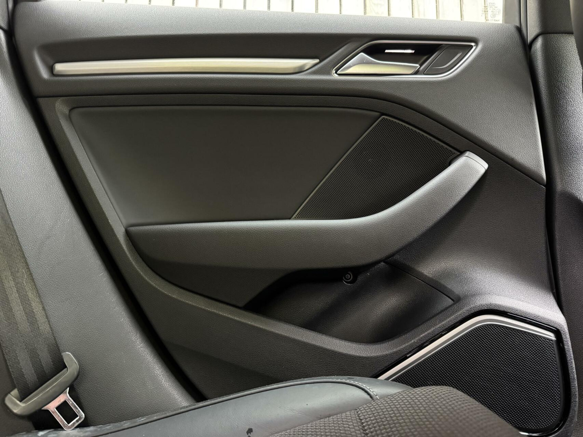 Audi A3 Sportback 1.5 TFSI CoD Sport S Line Edition Automaat | Apple CarPlay | Adaptieve cruise control | Lane assist | Bang&Olufsen audio | 18 inch lichtmetalen velgen | Getint glas | Parkeersensoren voor en achter 44359946-35.jpg | Timcars.nl