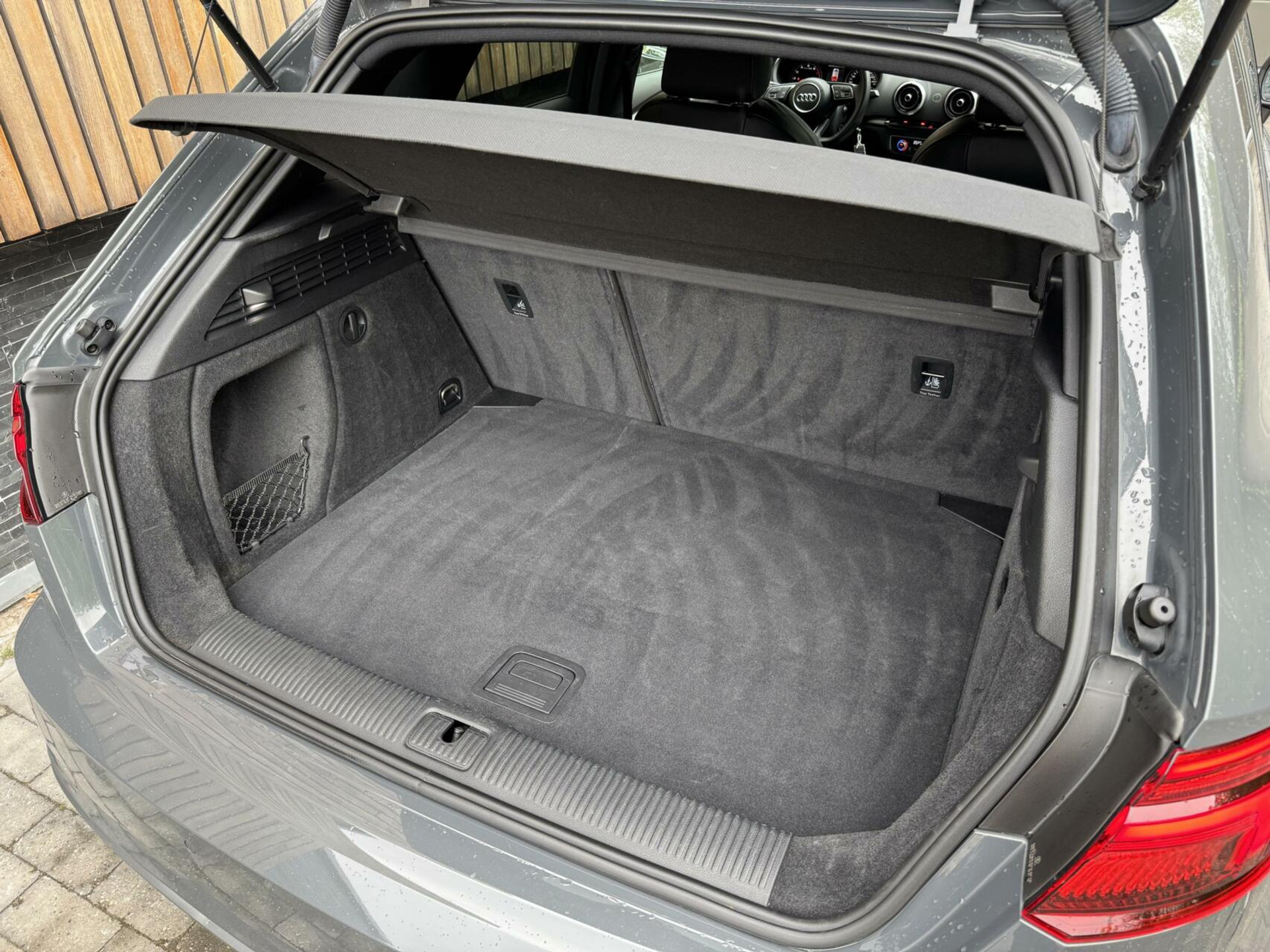 Audi A3 Sportback 1.5 TFSI CoD Sport S Line Edition Automaat | Apple CarPlay | Adaptieve cruise control | Lane assist | Bang&Olufsen audio | 18 inch lichtmetalen velgen | Getint glas | Parkeersensoren voor en achter 44359946-38.jpg | Timcars.nl