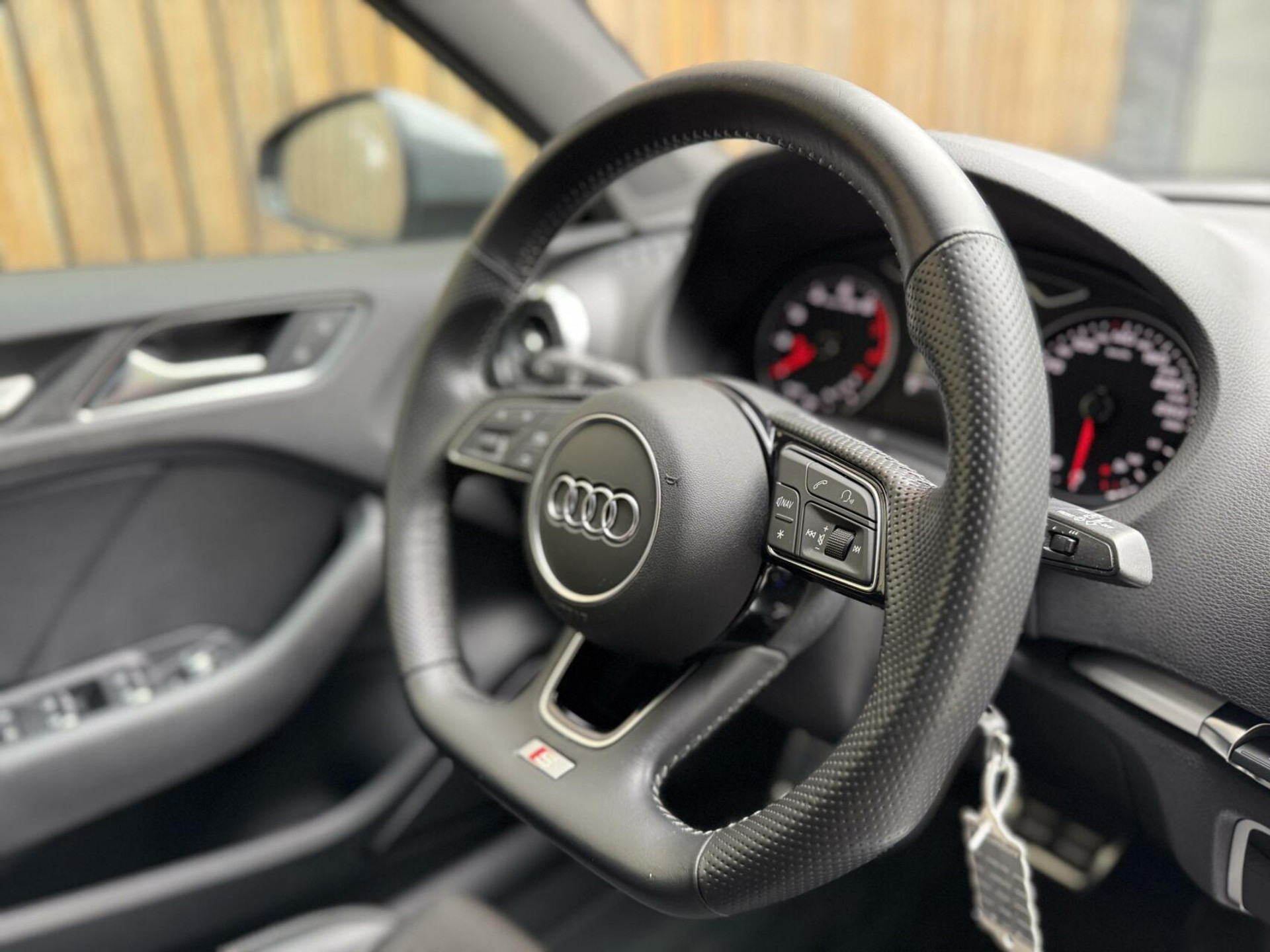 Audi A3 Sportback 1.5 TFSI CoD Sport S Line Edition Automaat | Apple CarPlay | Adaptieve cruise control | Lane assist | Bang&Olufsen audio | 18 inch lichtmetalen velgen | Getint glas | Parkeersensoren voor en achter 44359946-43.jpg | Timcars.nl