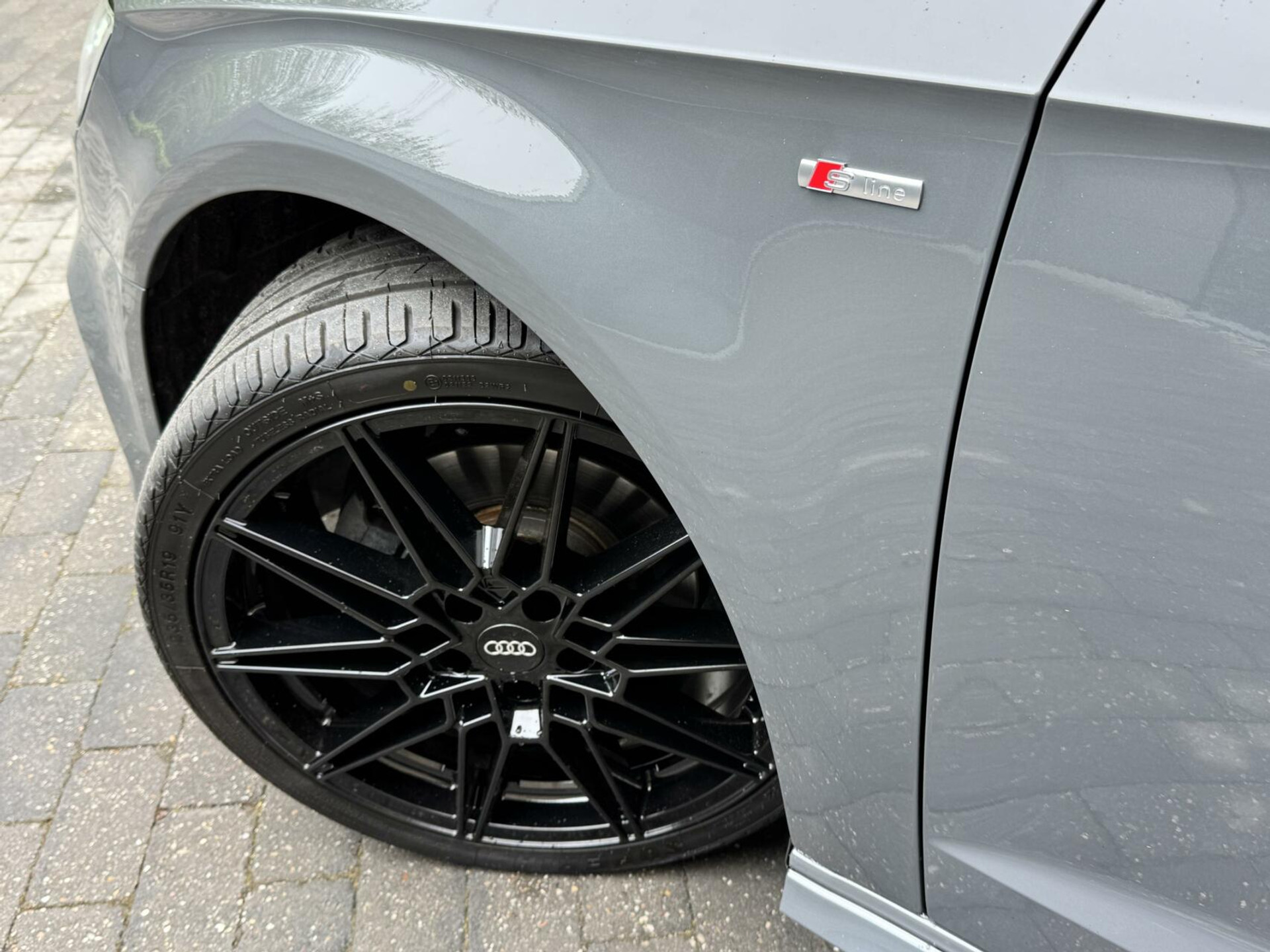 Audi A3 Sportback 1.5 TFSI CoD Sport S Line Edition Automaat | Apple CarPlay | Adaptieve cruise control | Lane assist | Bang&Olufsen audio | 18 inch lichtmetalen velgen | Getint glas | Parkeersensoren voor en achter 44359946-46.jpg | Timcars.nl