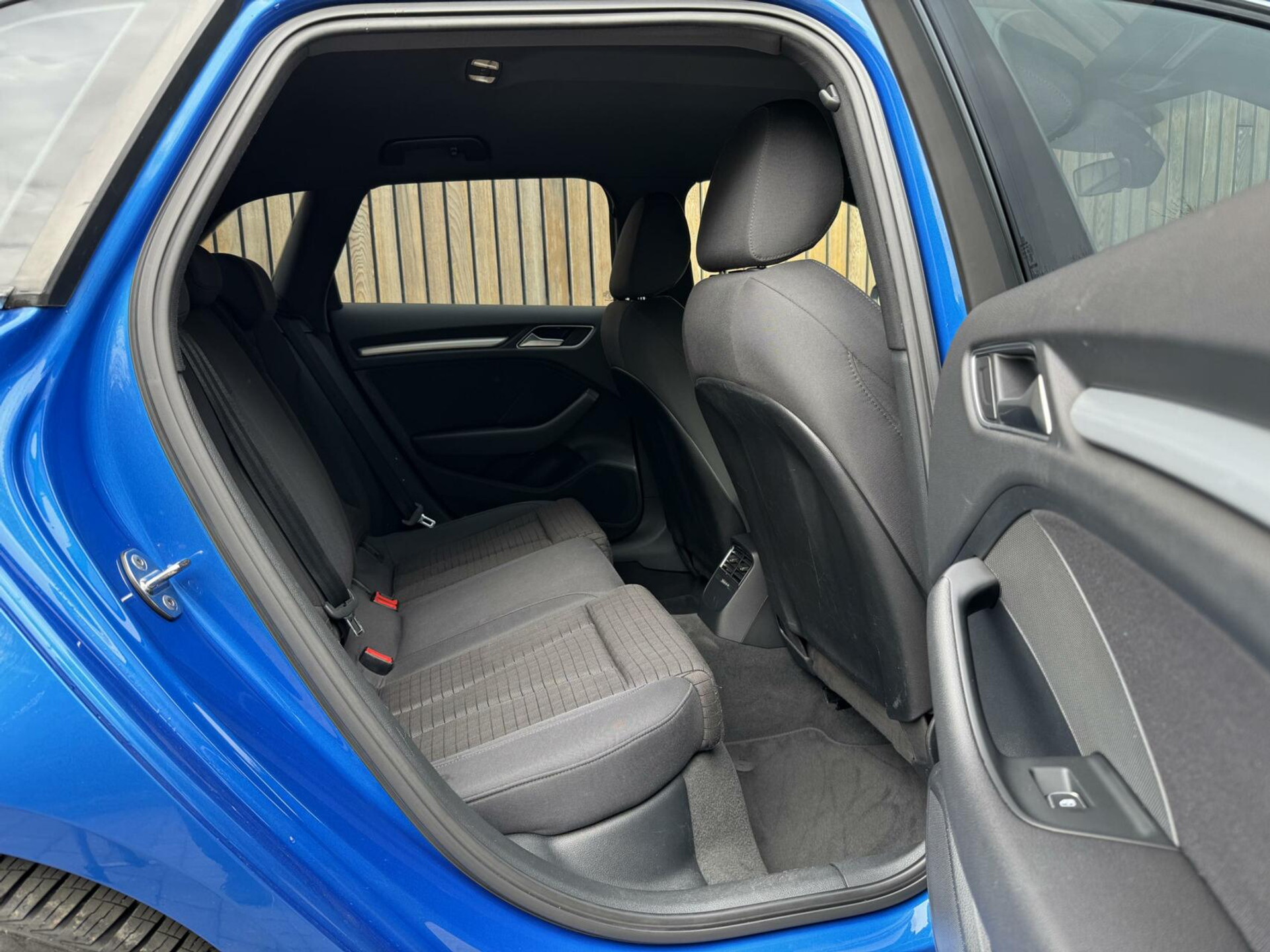 Audi A3 Sportback 1.4 e-tron Lease Edition Automaat | LED koplampen | Trekhaak uitklapbaar | Dynamische knipperlichten | Climate control | Cruise control adaptief | Lane assist | Parkeersensoren voor en achter 44400727-38.jpg | Timcars.nl