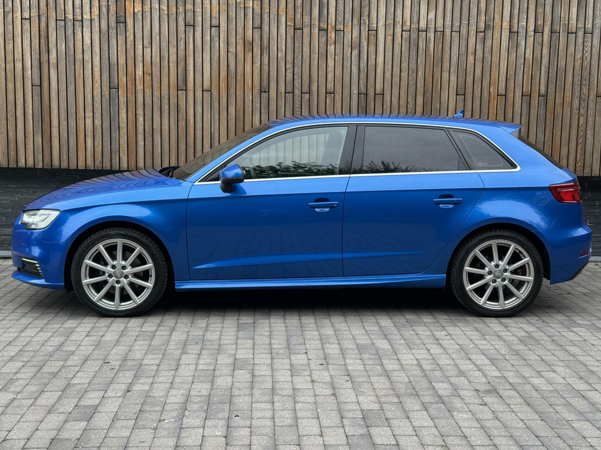 Audi A3 Sportback 1.4 e-tron Lease Edition Automaat | LED koplampen | Trekhaak uitklapbaar | Dynamische knipperlichten | Climate control | Cruise control adaptief | Lane assist | Parkeersensoren voor en achter 44400727-56.jpg | Timcars.nl