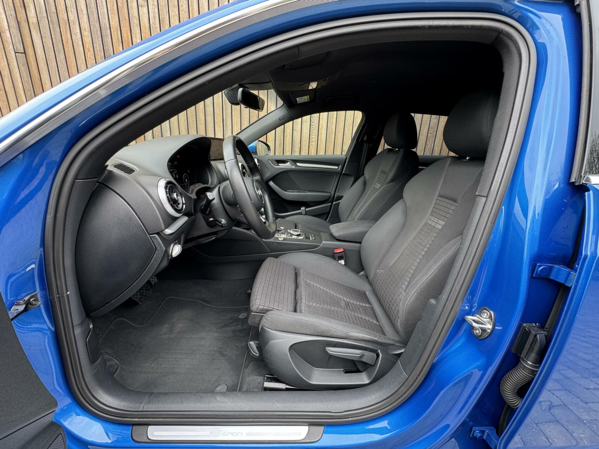 Audi A3 Sportback 1.4 e-tron Lease Edition Automaat | LED koplampen | Trekhaak uitklapbaar | Dynamische knipperlichten | Climate control | Cruise control adaptief | Lane assist | Parkeersensoren voor en achter 44400727-7.jpg | Timcars.nl