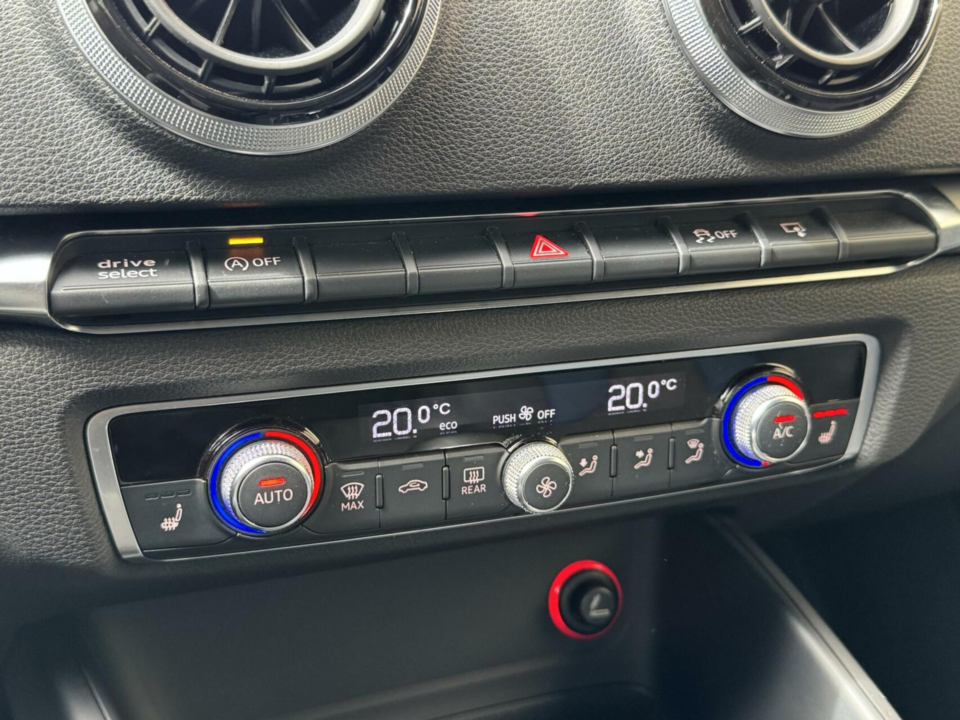 Audi A3 Sportback 1.4 TFSI Ambition Pro Line g-tron Automaat | Stoelverwarming | MMI+ navigatiesysteem | Dakrails | Climate control | Sportstoelen | Bi-Xenon koplampen | Parkeersensoren achter 44400728-20.jpg | Timcars.nl